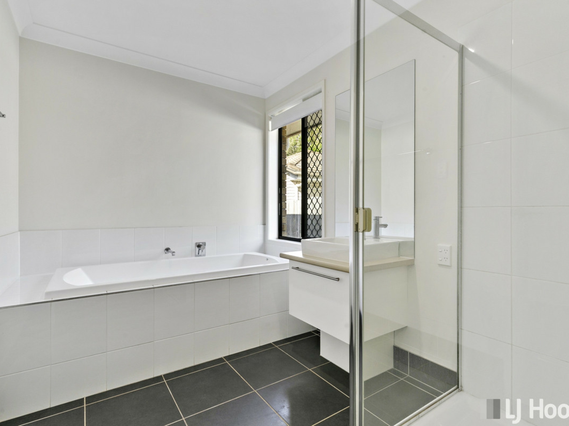 13 Bream Place, REDLAND BAY