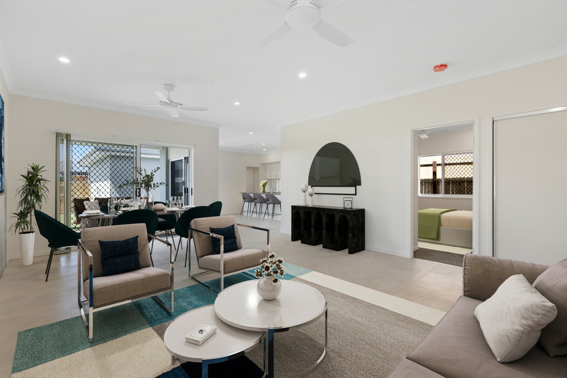 22 Shoreline Avenue, REDLAND BAY