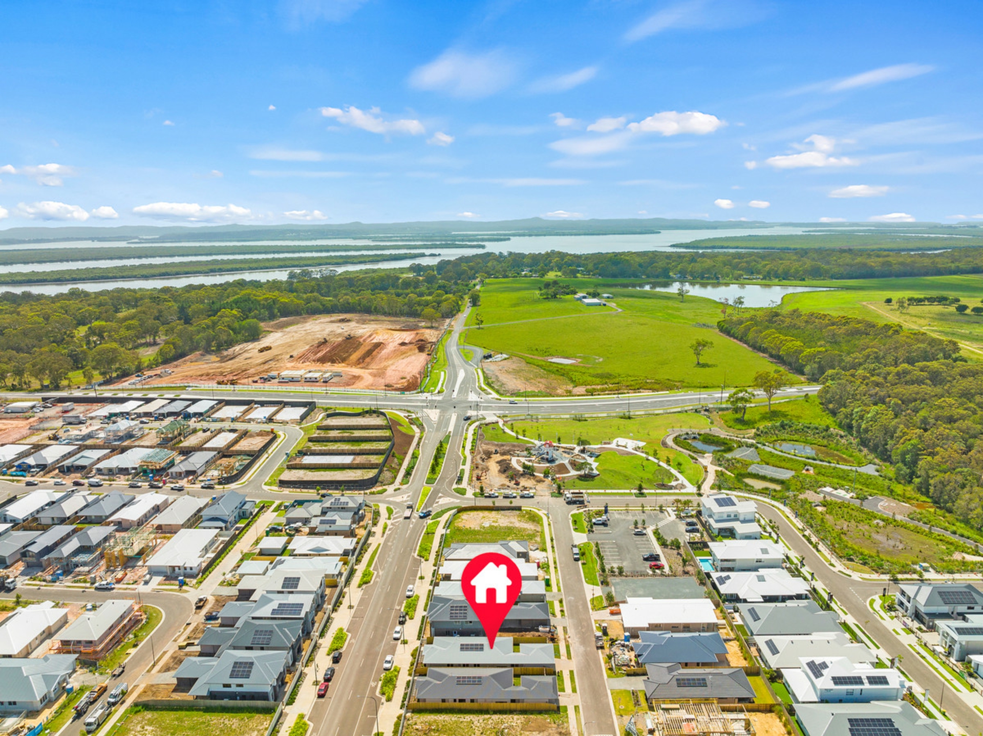 22 Shoreline Avenue, REDLAND BAY