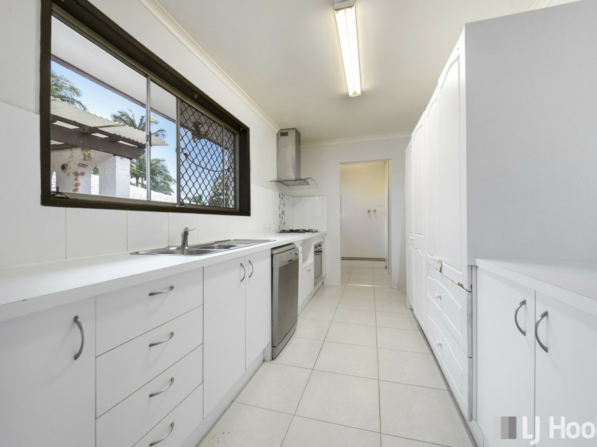 1 Raymond Street, BIRKDALE