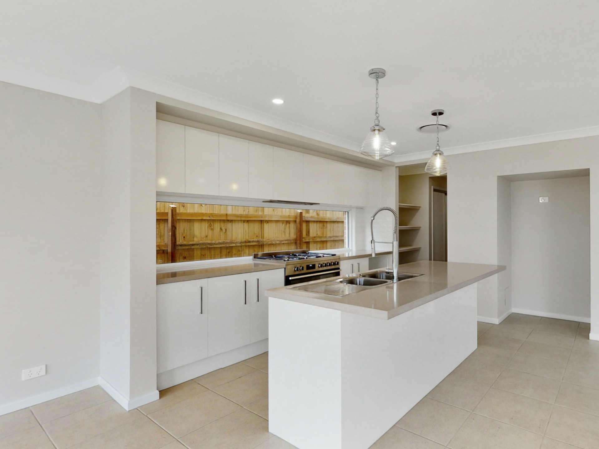7 Radiance Crescent, THORNLANDS