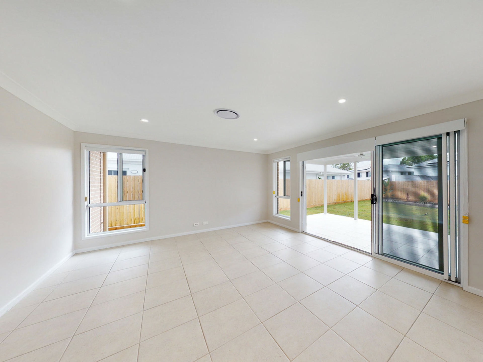 7 Radiance Crescent, THORNLANDS