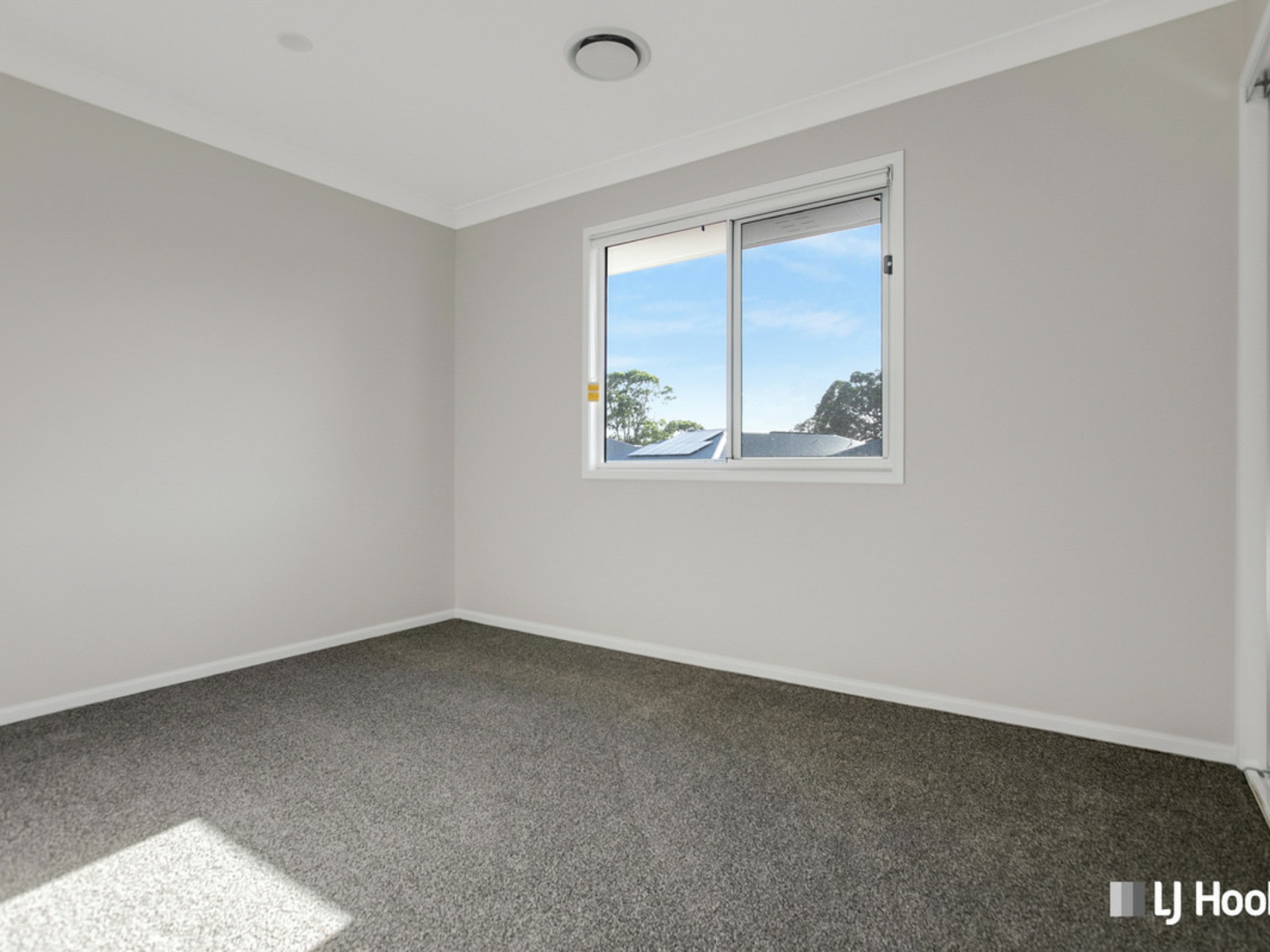 7 Radiance Crescent, THORNLANDS