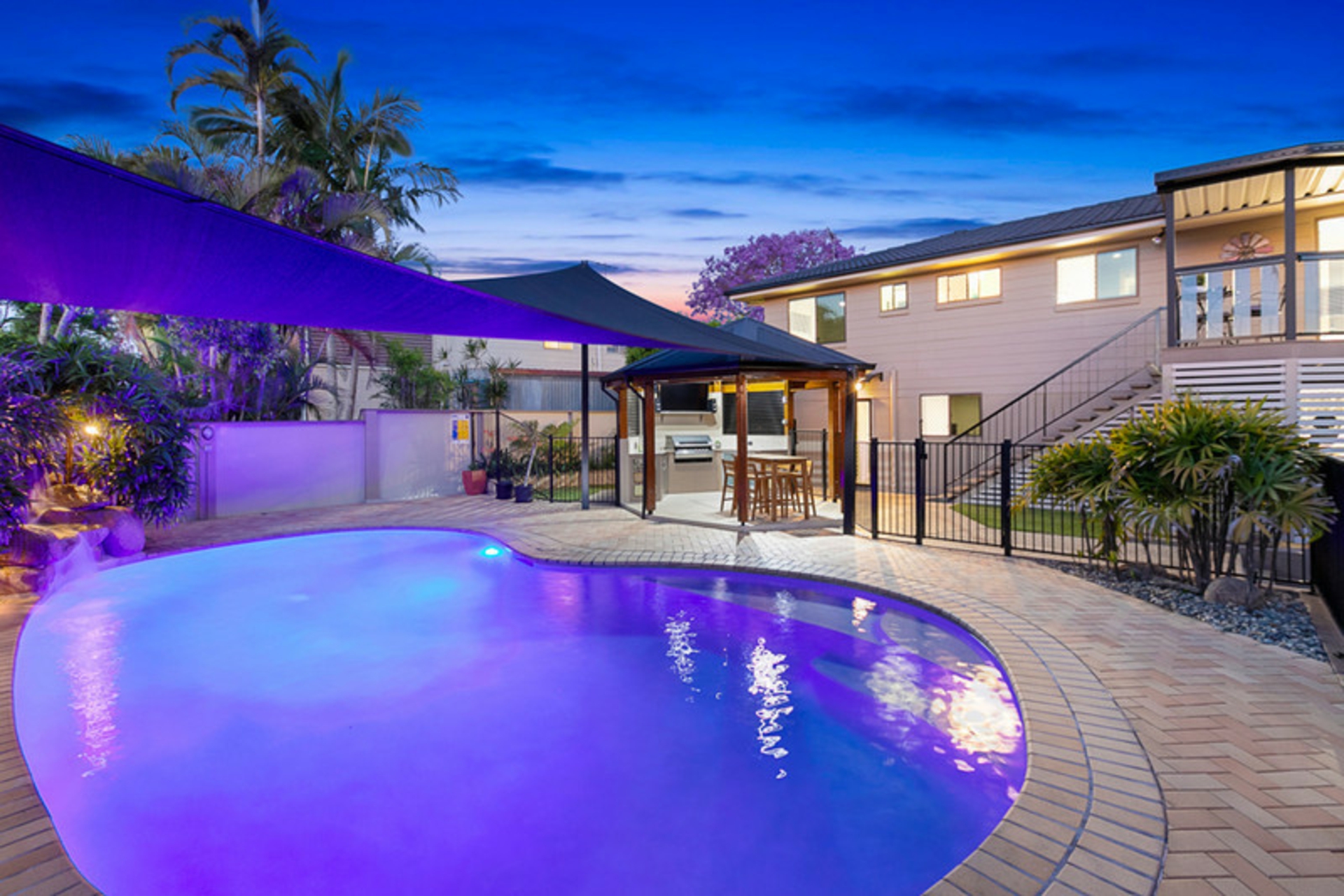 2 Lindon Street, BIRKDALE