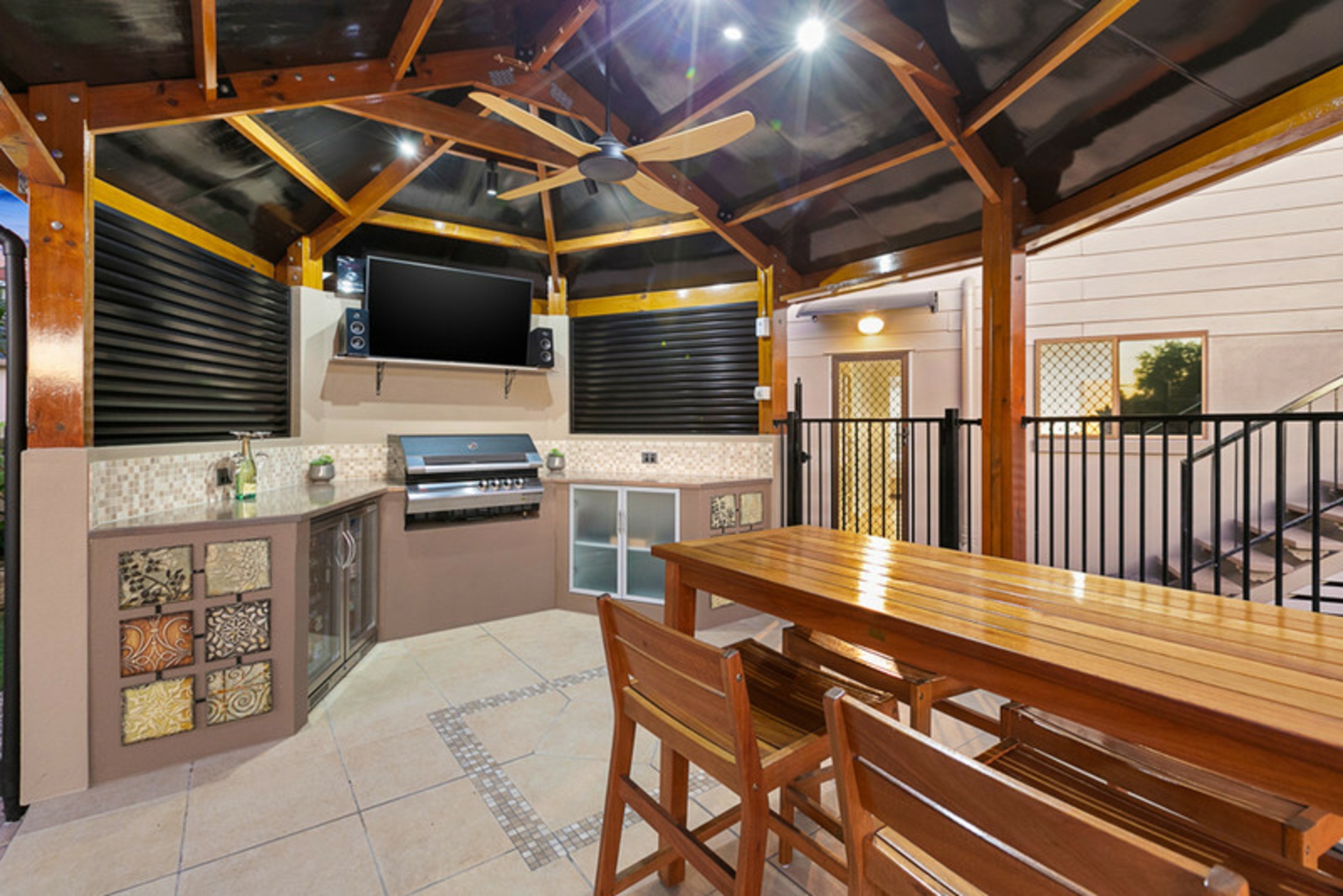 2 Lindon Street, BIRKDALE