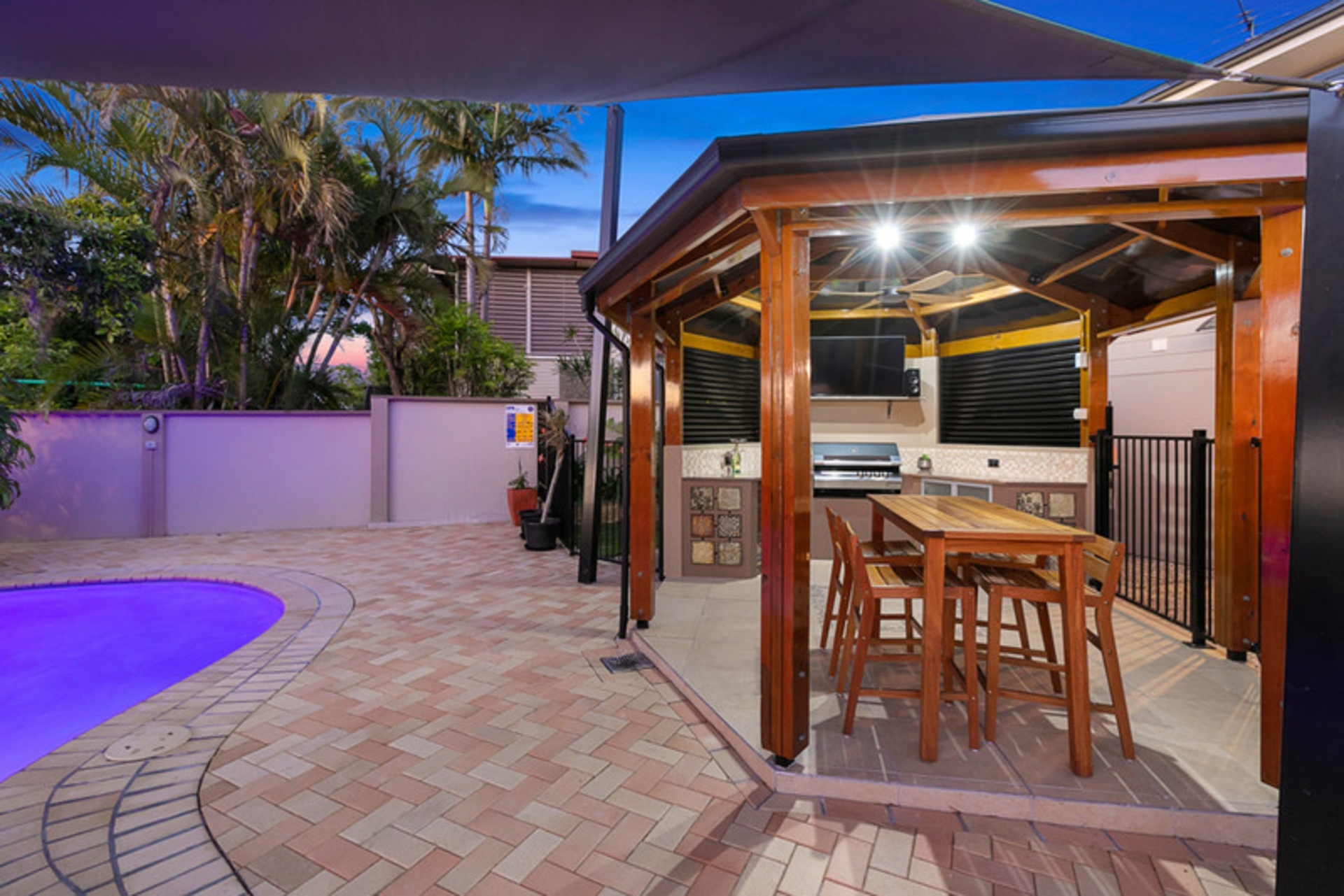 2 Lindon Street, BIRKDALE