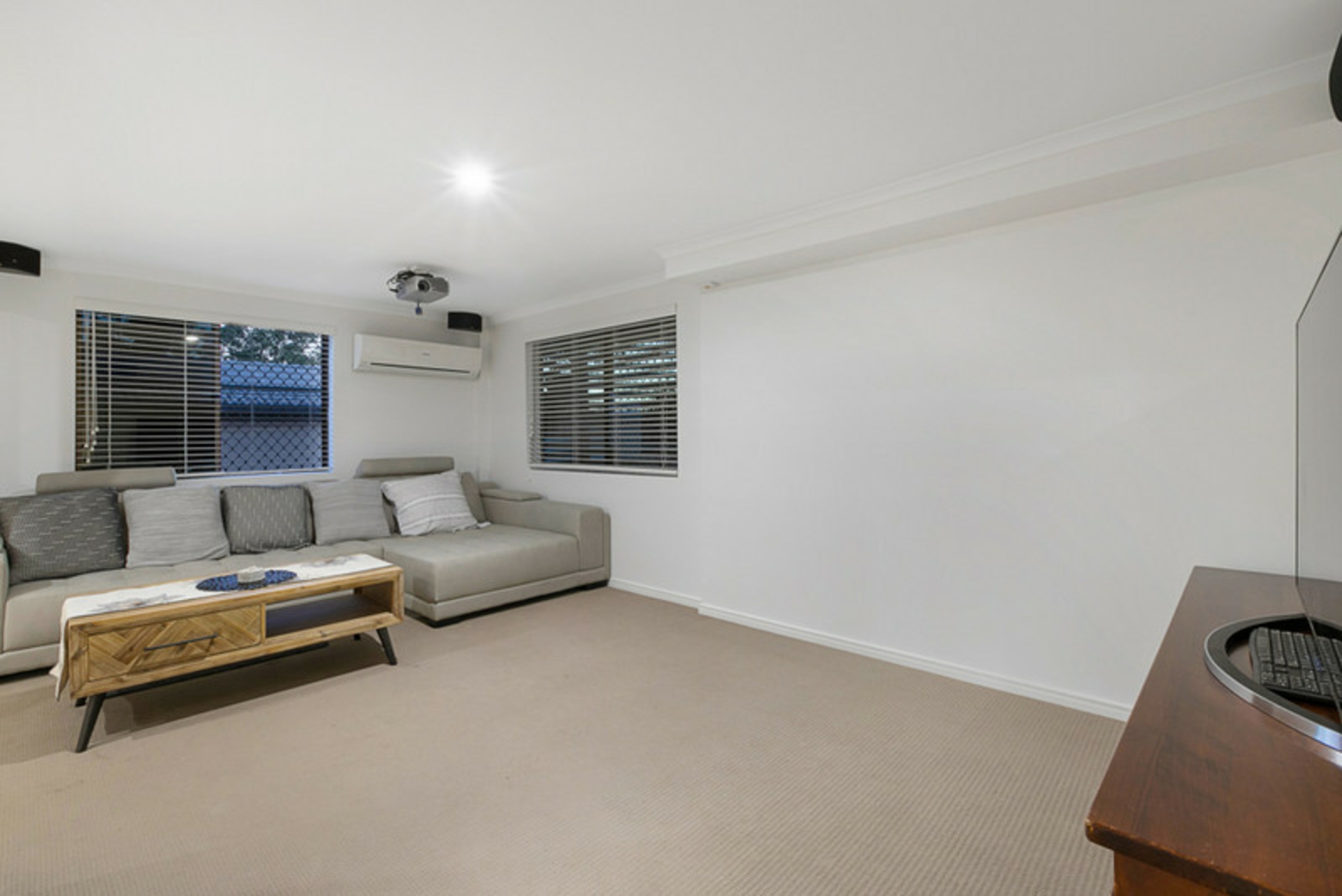 2 Lindon Street, BIRKDALE