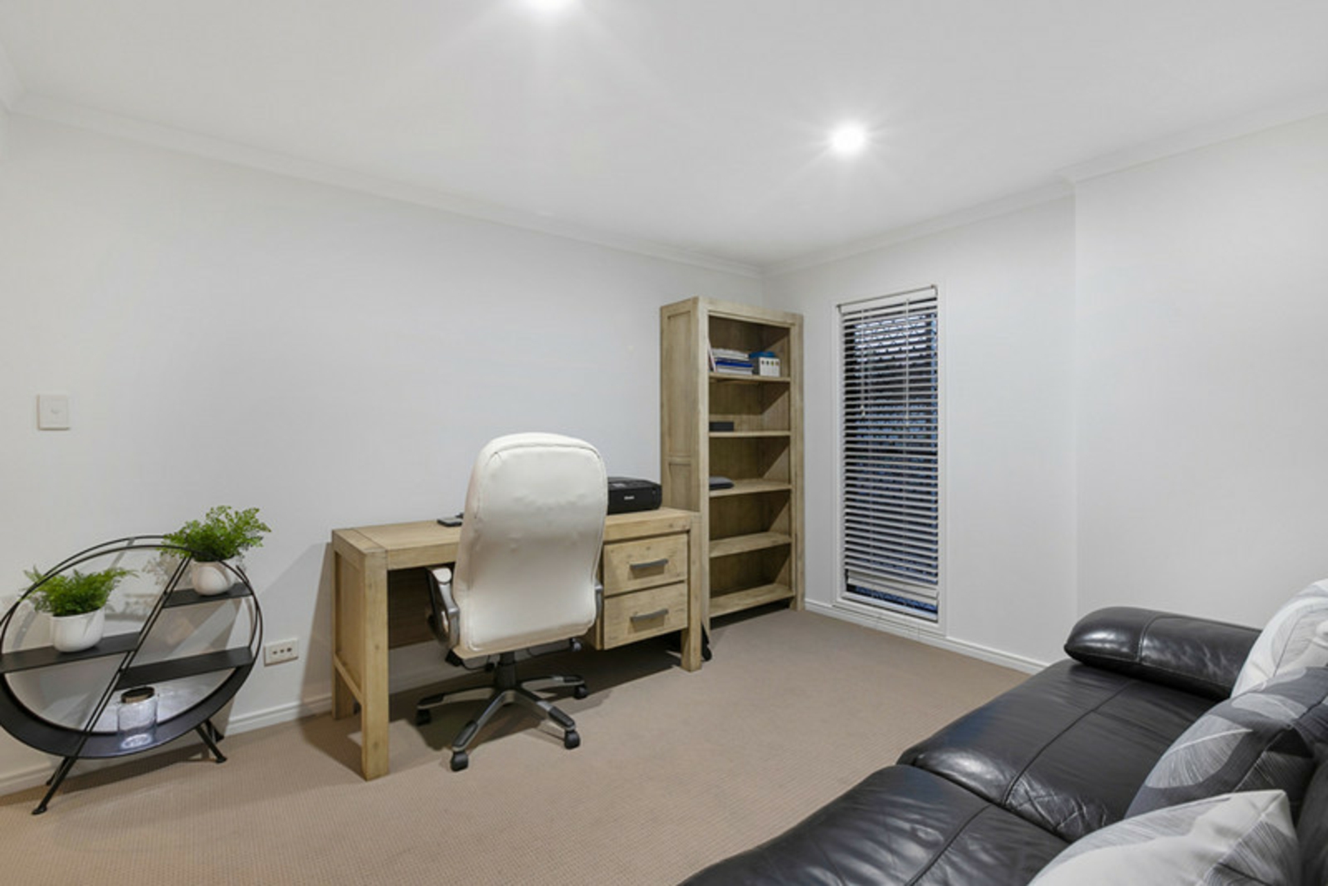 2 Lindon Street, BIRKDALE