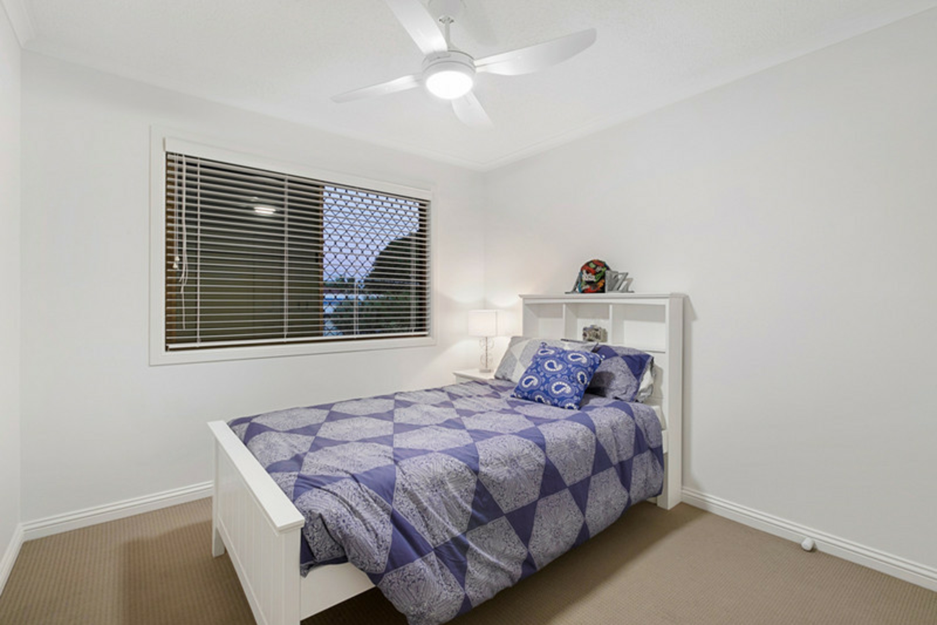 2 Lindon Street, BIRKDALE