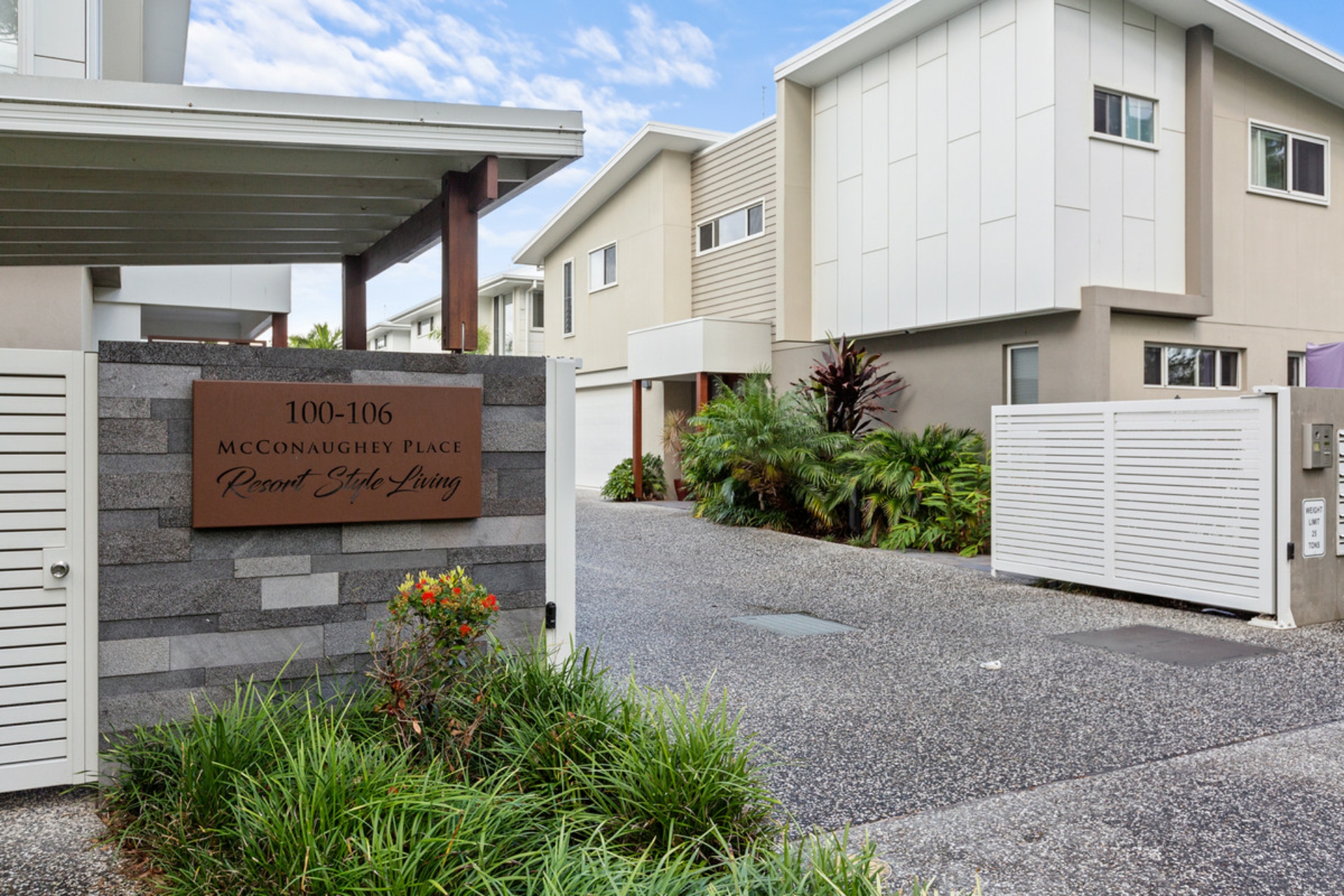 2/100 - 106 Sturgeon Street, ORMISTON