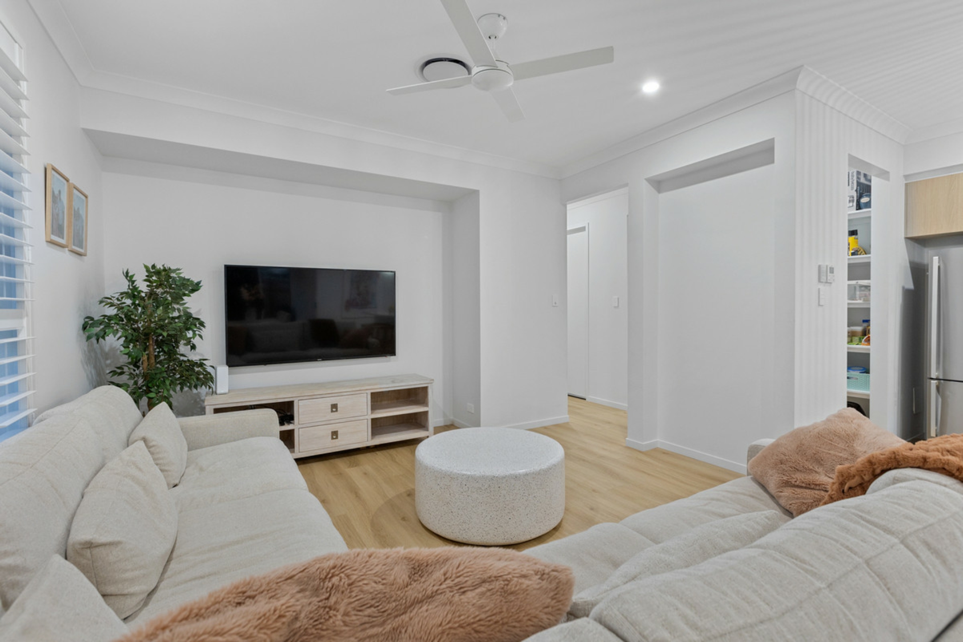27 Radiance Crescent, THORNLANDS