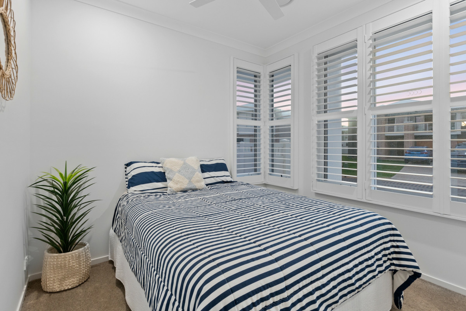 27 Radiance Crescent, THORNLANDS