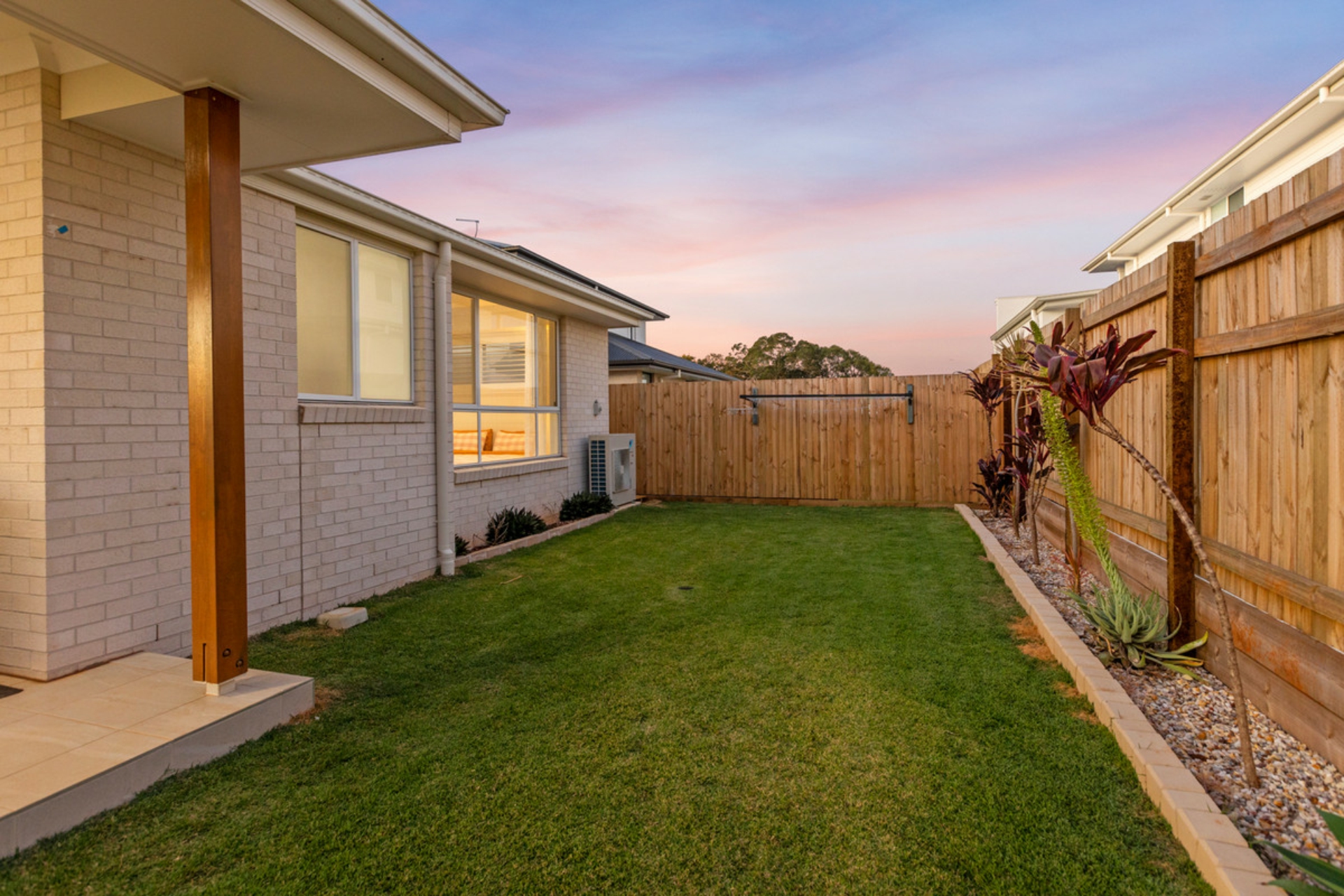 27 Radiance Crescent, THORNLANDS