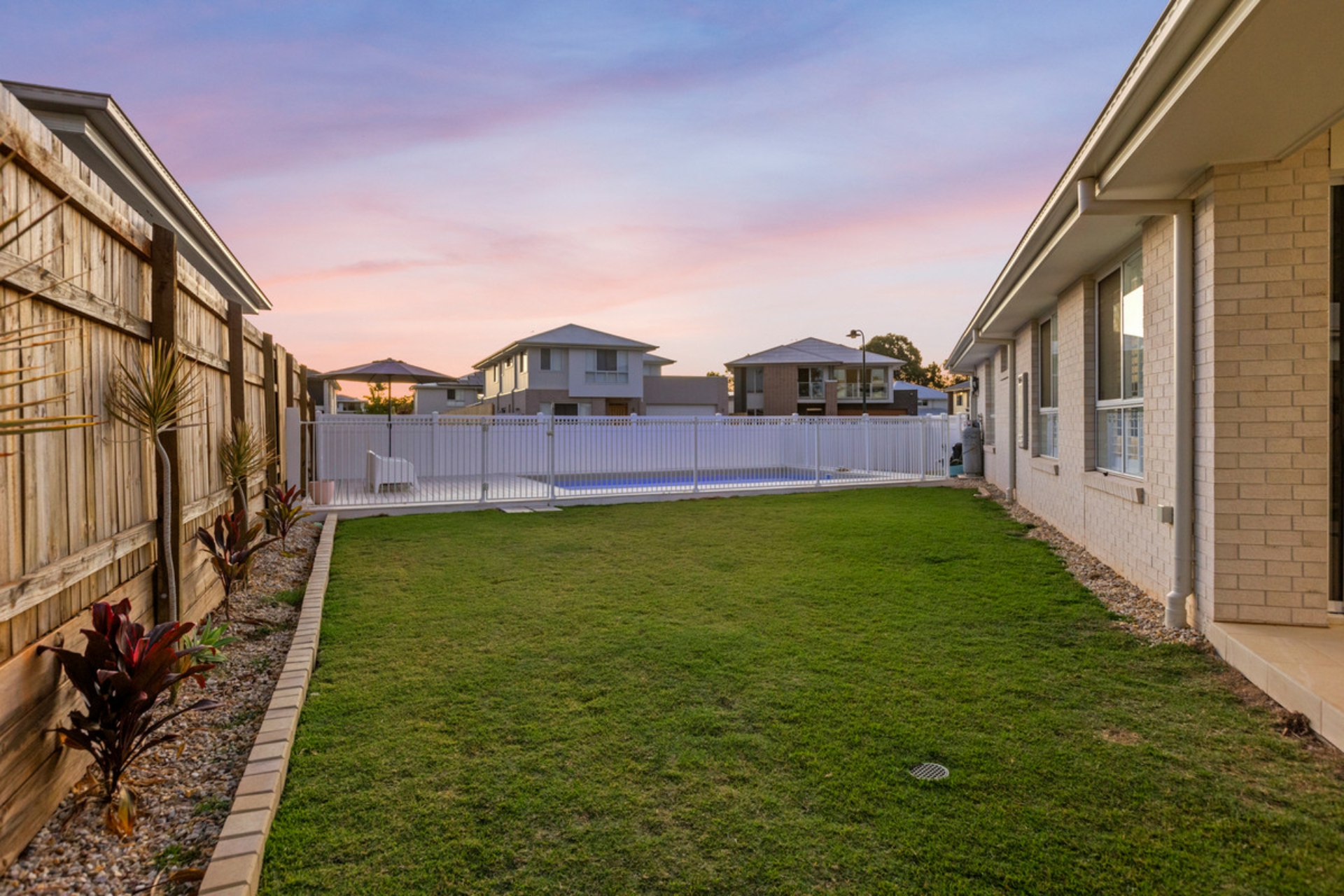 27 Radiance Crescent, THORNLANDS