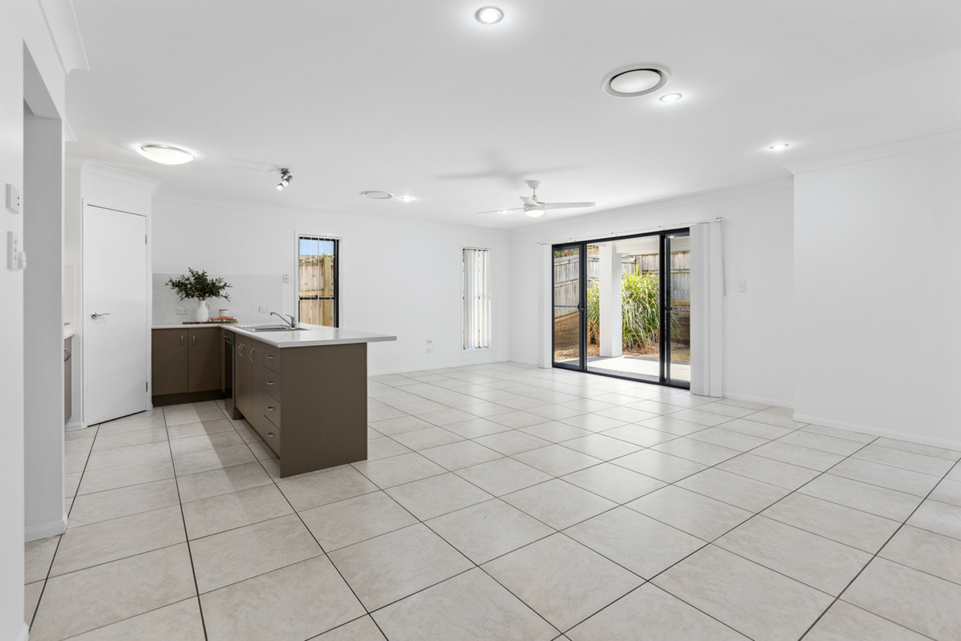 2/118 Beach Street, CLEVELAND