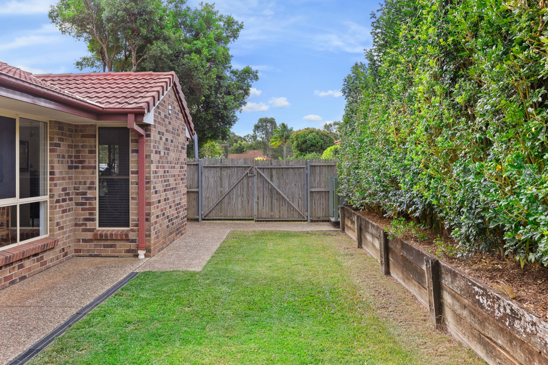 1 Lynch Crescent, BIRKDALE