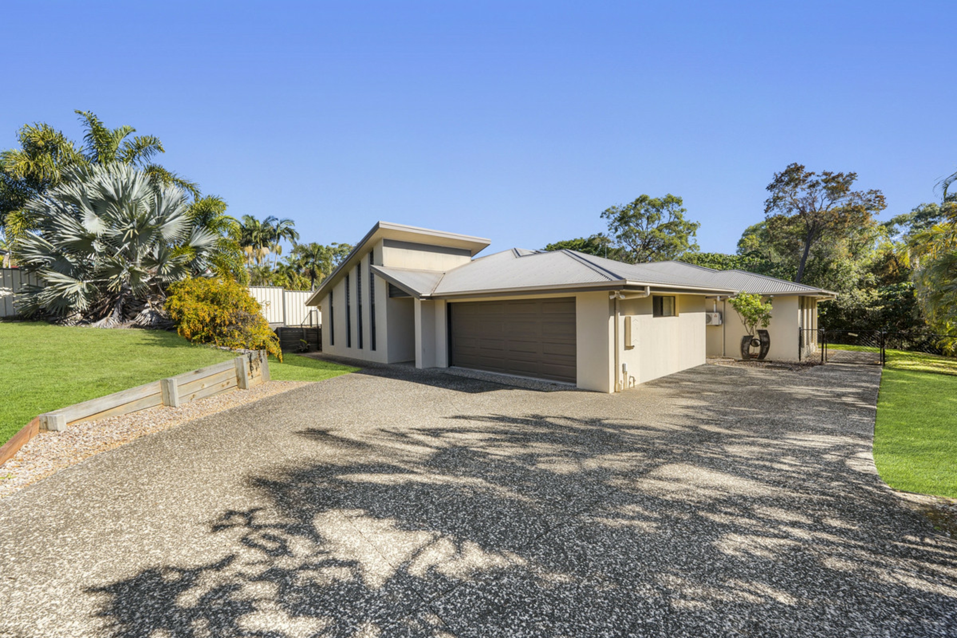 4-6 Carlingford Drive, THORNLANDS
