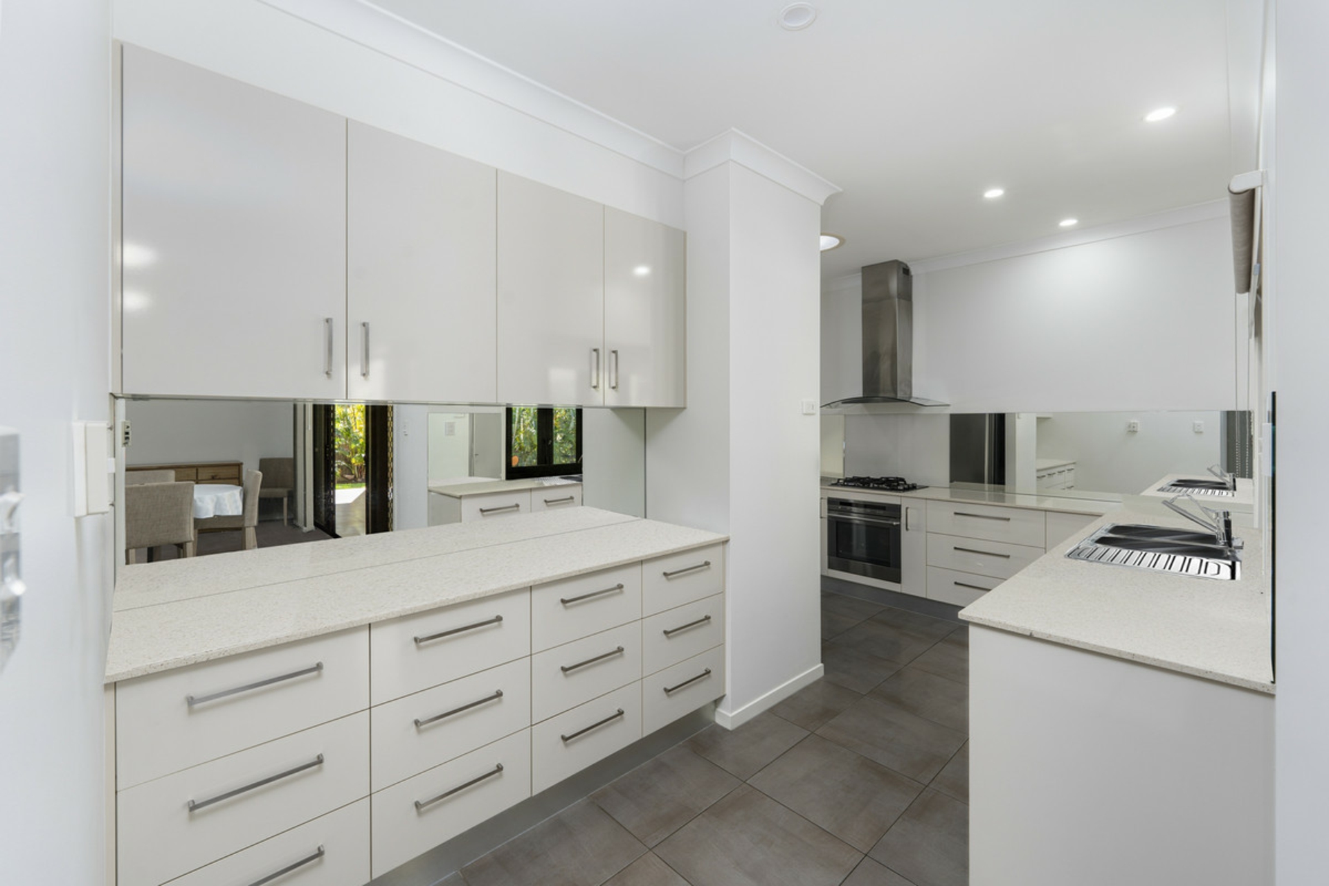 4-6 Carlingford Drive, THORNLANDS