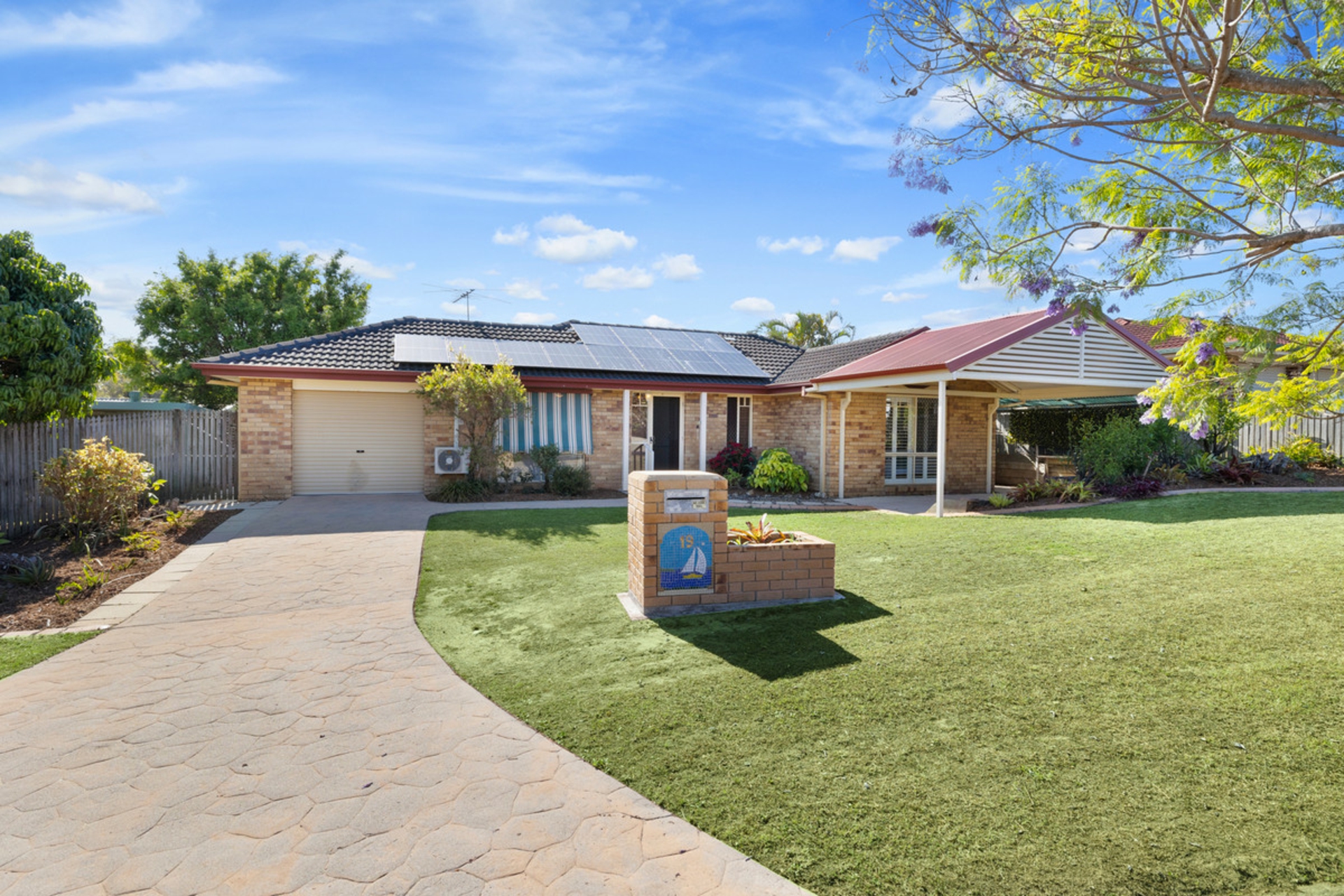 19 Jacaranda Street, WYNNUM WEST