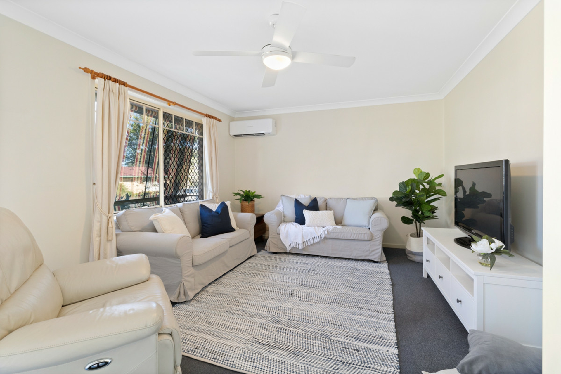 19 Jacaranda Street, WYNNUM WEST
