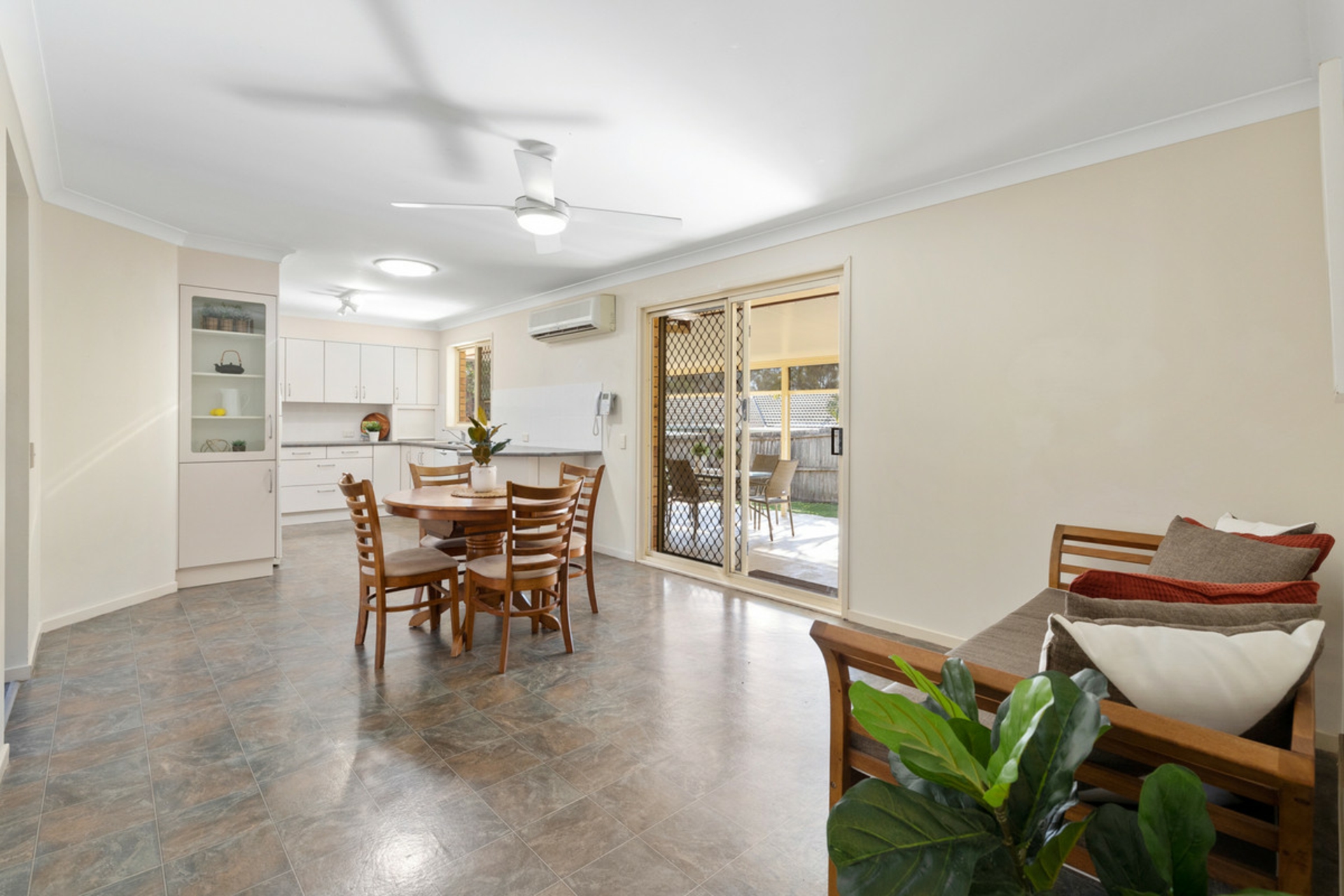 19 Jacaranda Street, WYNNUM WEST