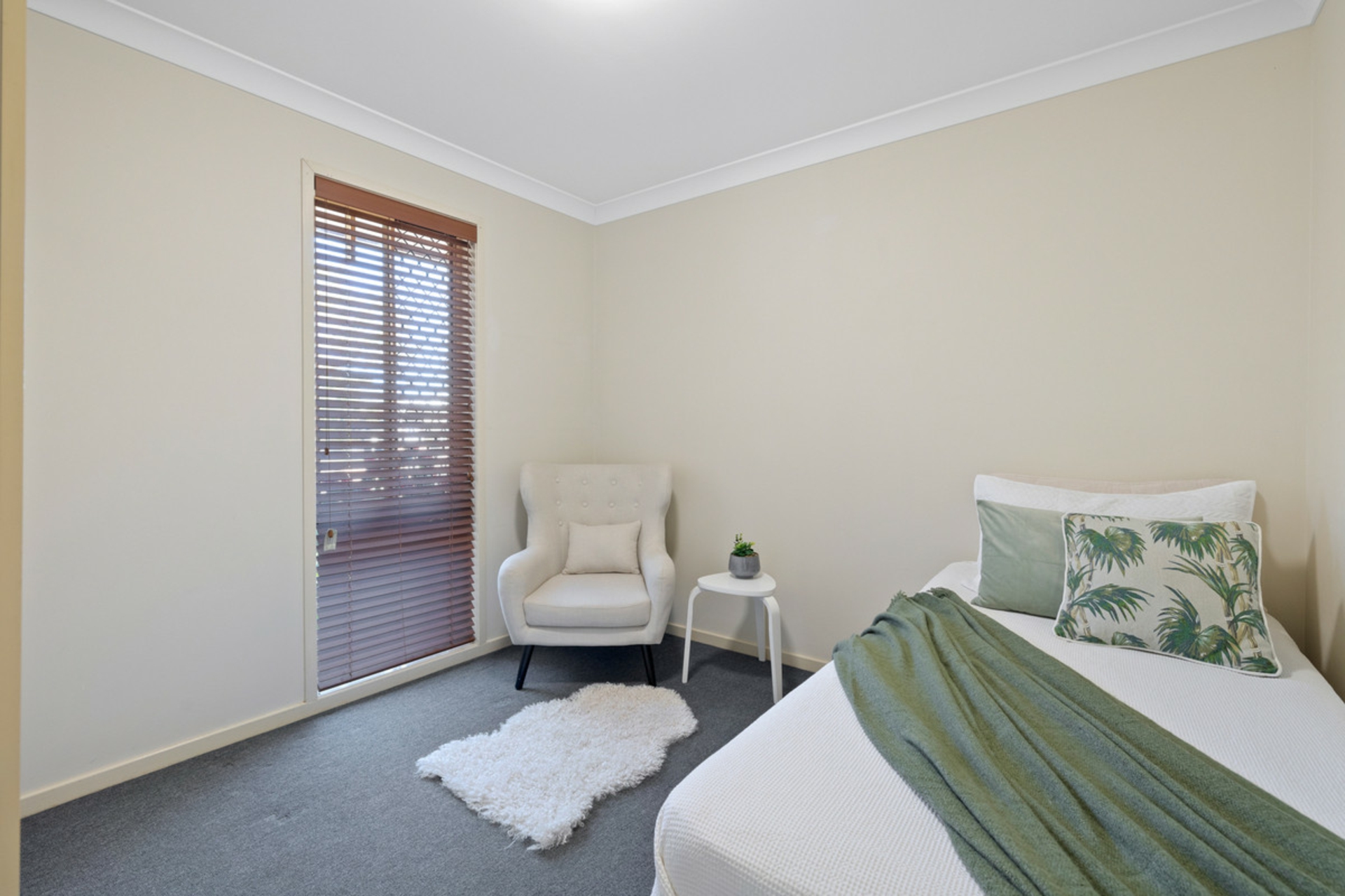 19 Jacaranda Street, WYNNUM WEST