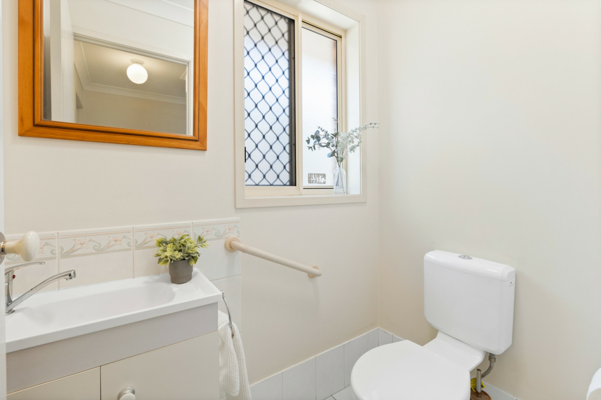 19 Jacaranda Street, WYNNUM WEST