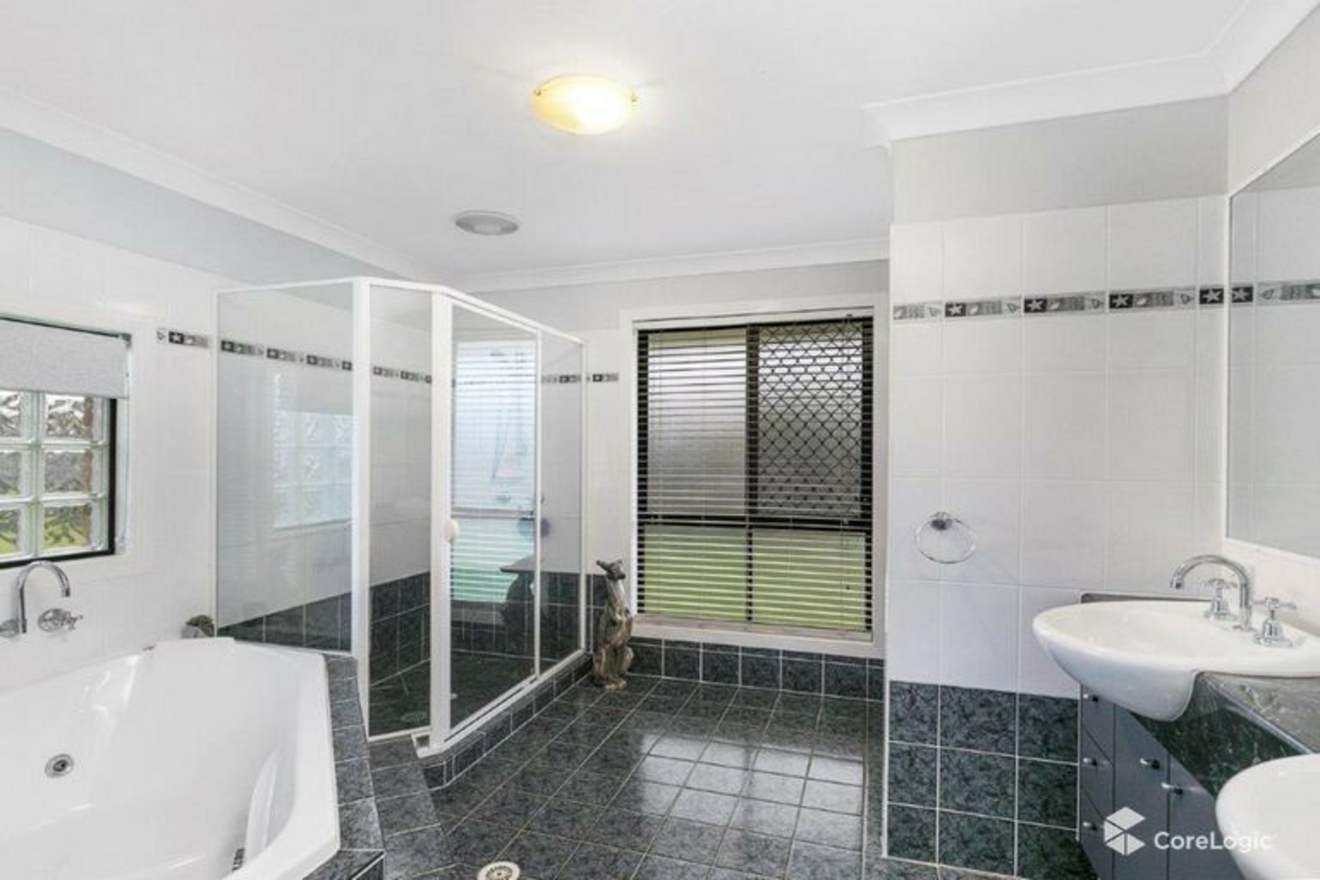 170 Mount Cotton Road — photo 8 of 14