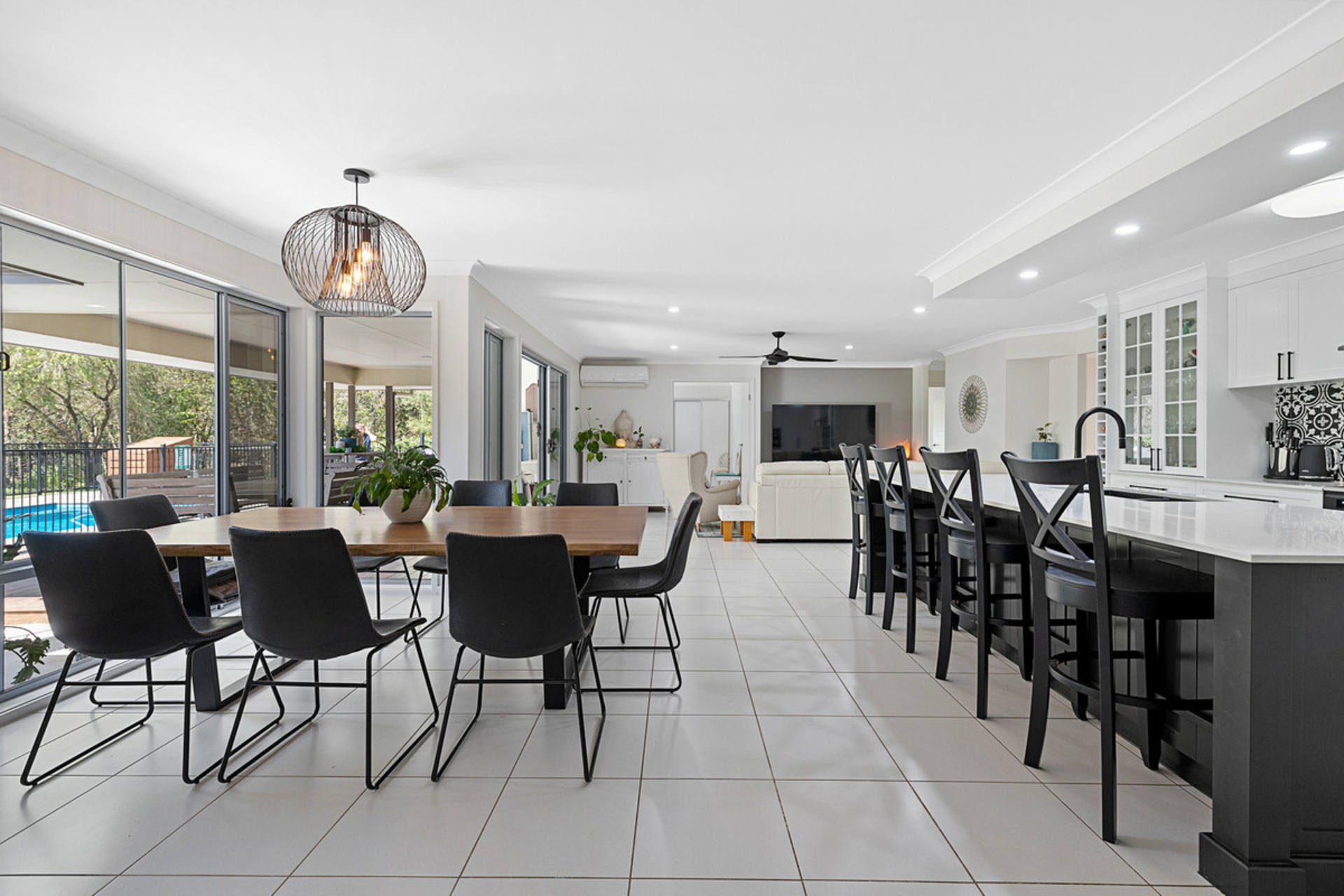 6 Emperor Drive, REDLAND BAY
