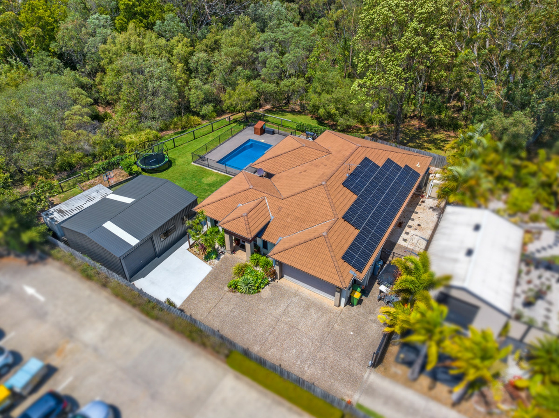 6 Emperor Drive, REDLAND BAY
