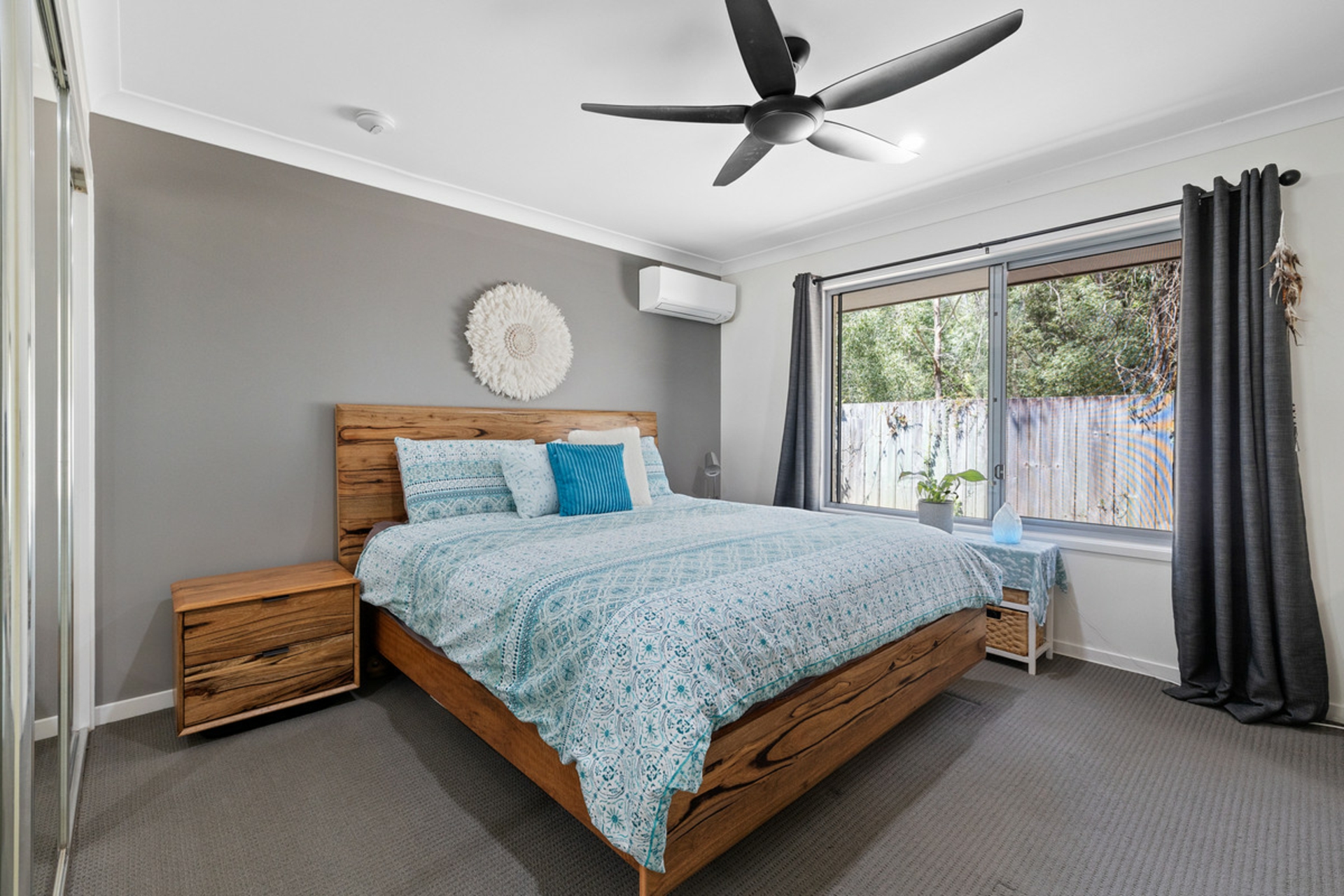 6 Emperor Drive, REDLAND BAY