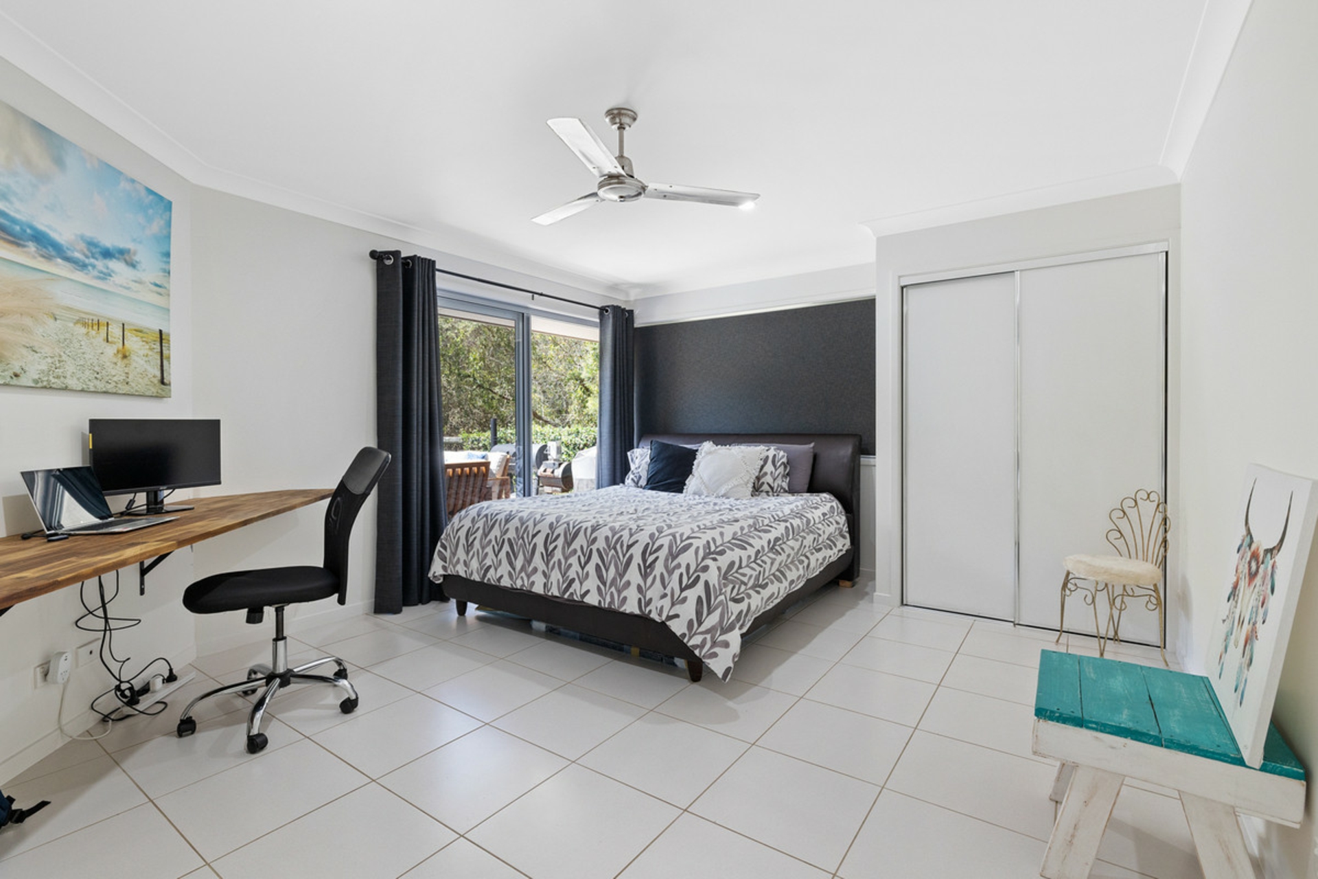 6 Emperor Drive, REDLAND BAY