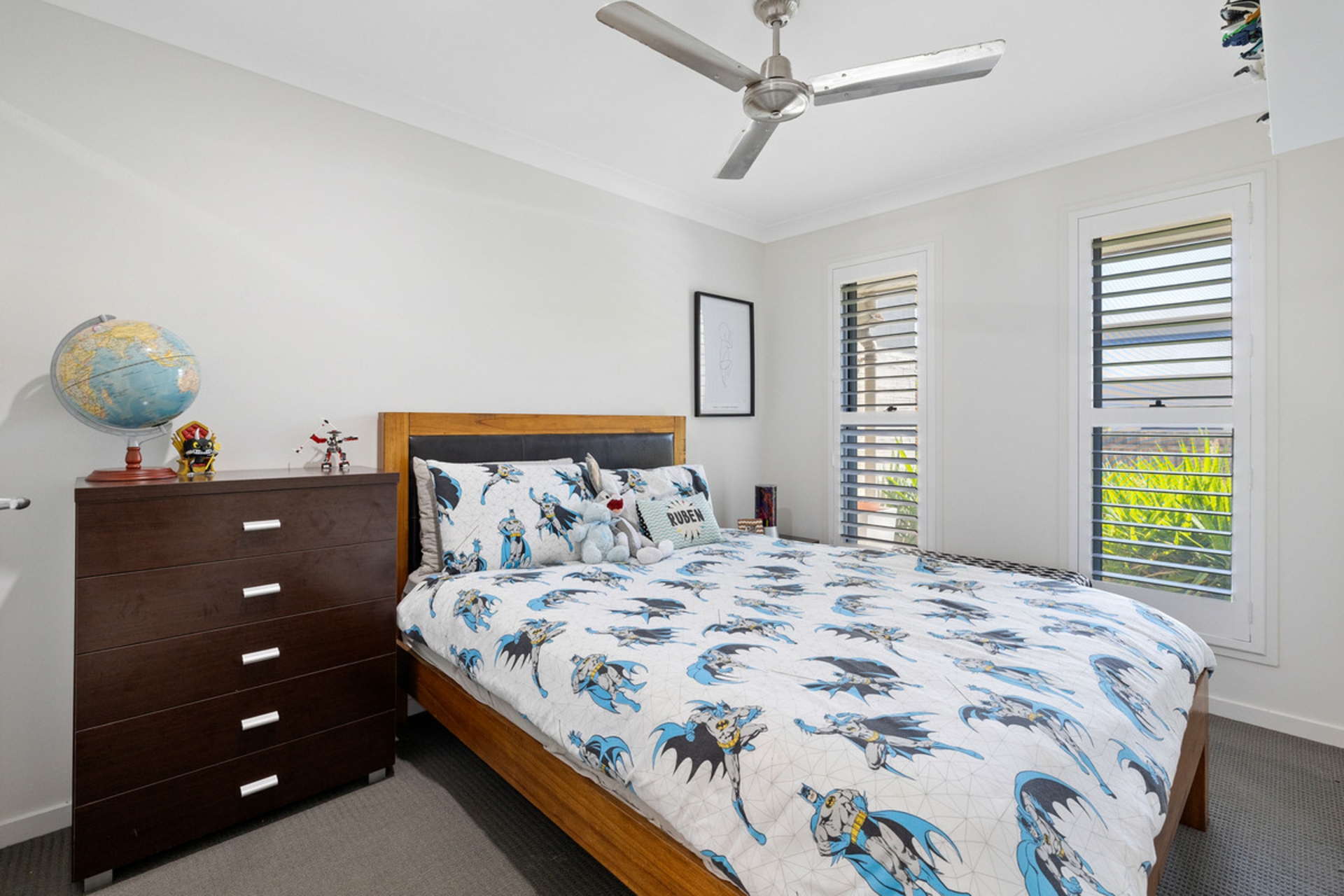 6 Emperor Drive, REDLAND BAY