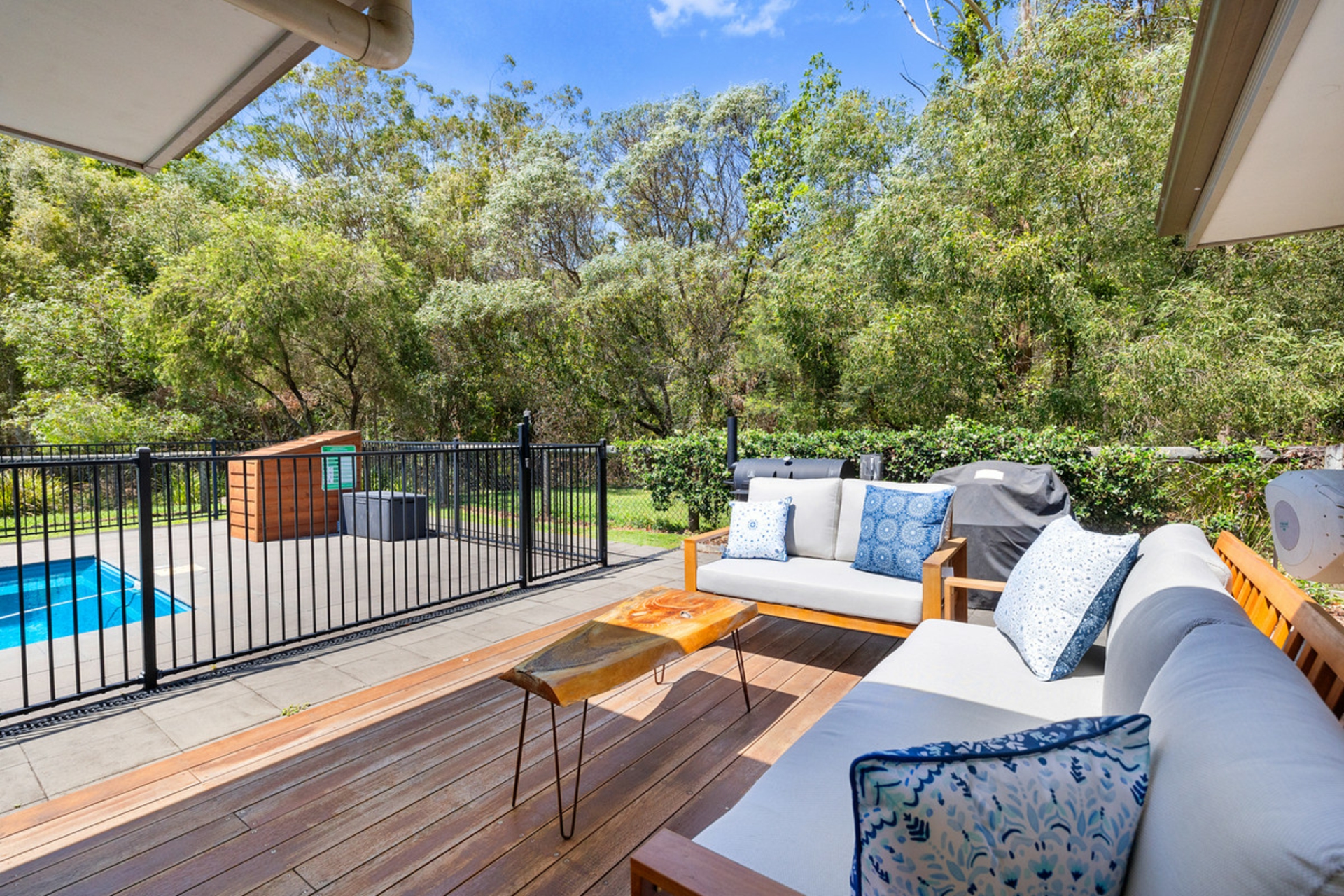 6 Emperor Drive, REDLAND BAY