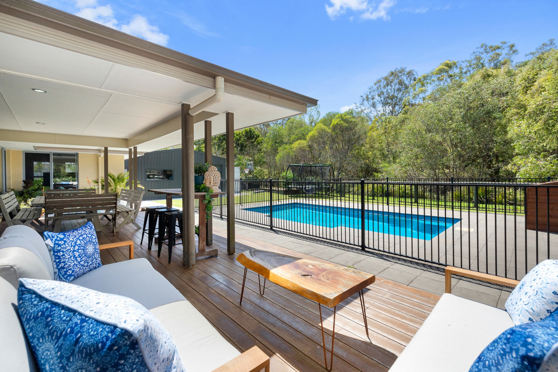 6 Emperor Drive, REDLAND BAY