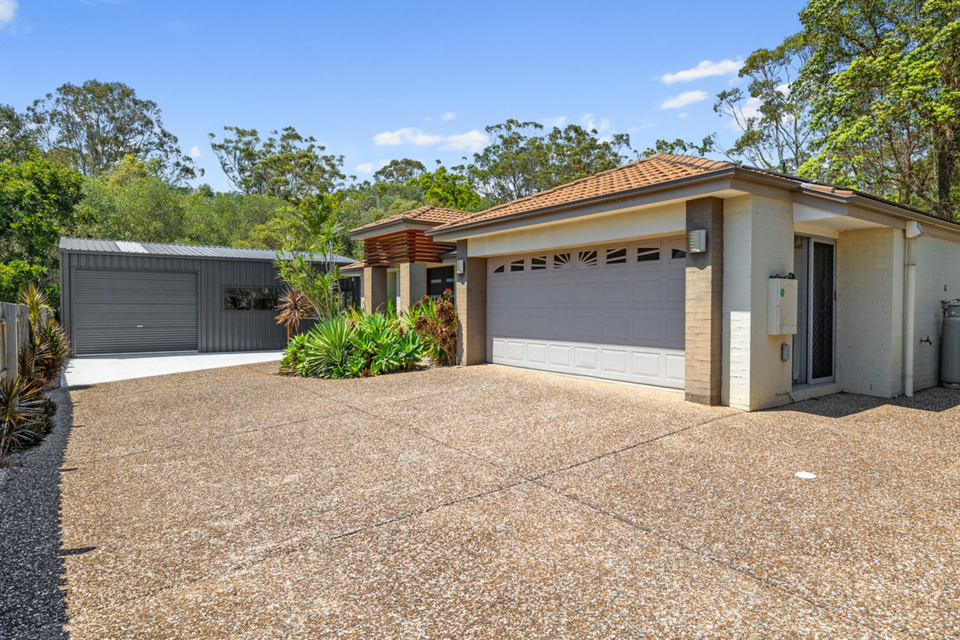 6 Emperor Drive, REDLAND BAY