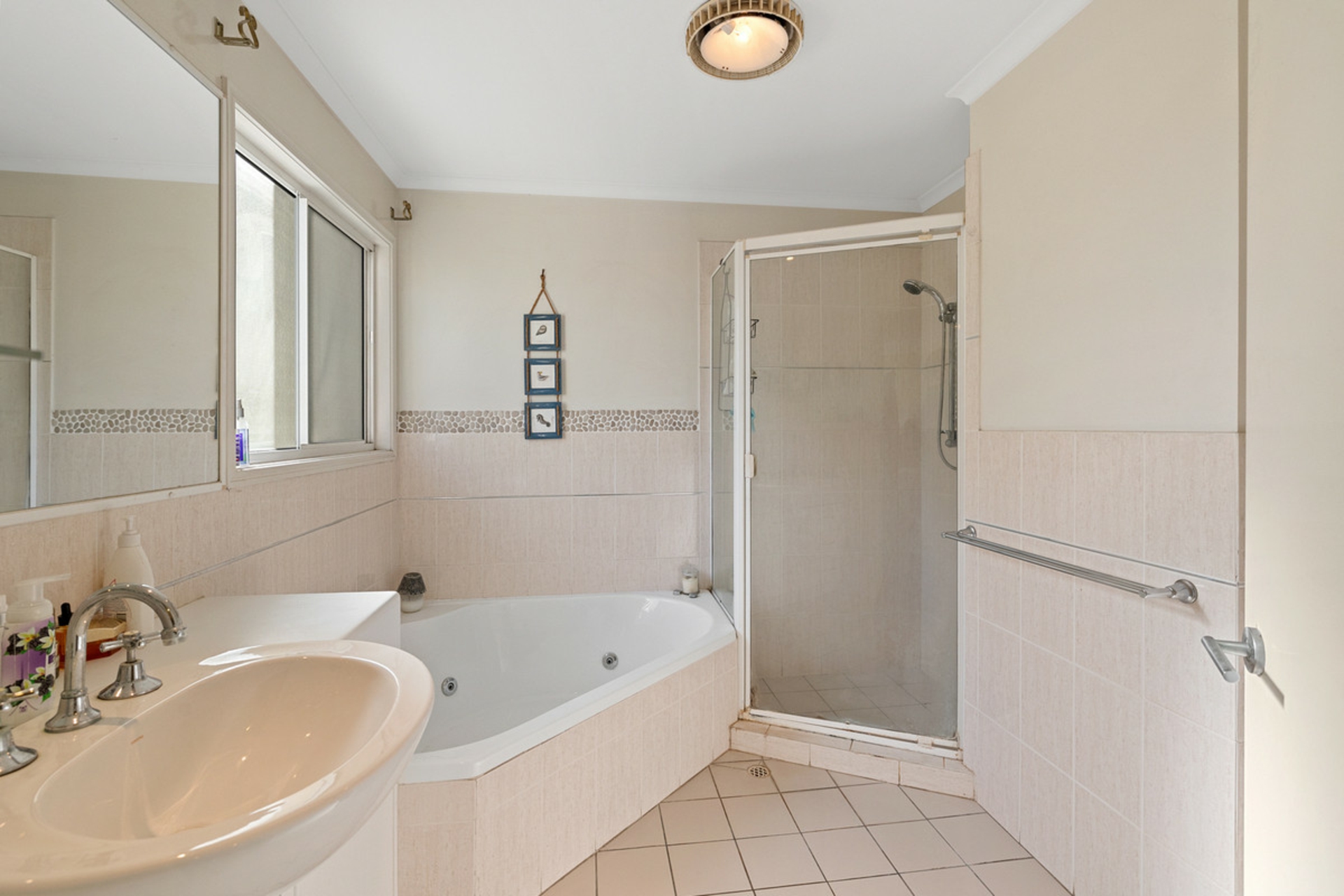 16/14-22 Mary Pleasant Drive, BIRKDALE