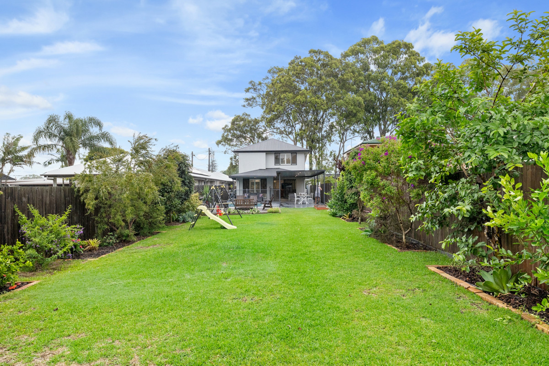11 Maud Street, BIRKDALE