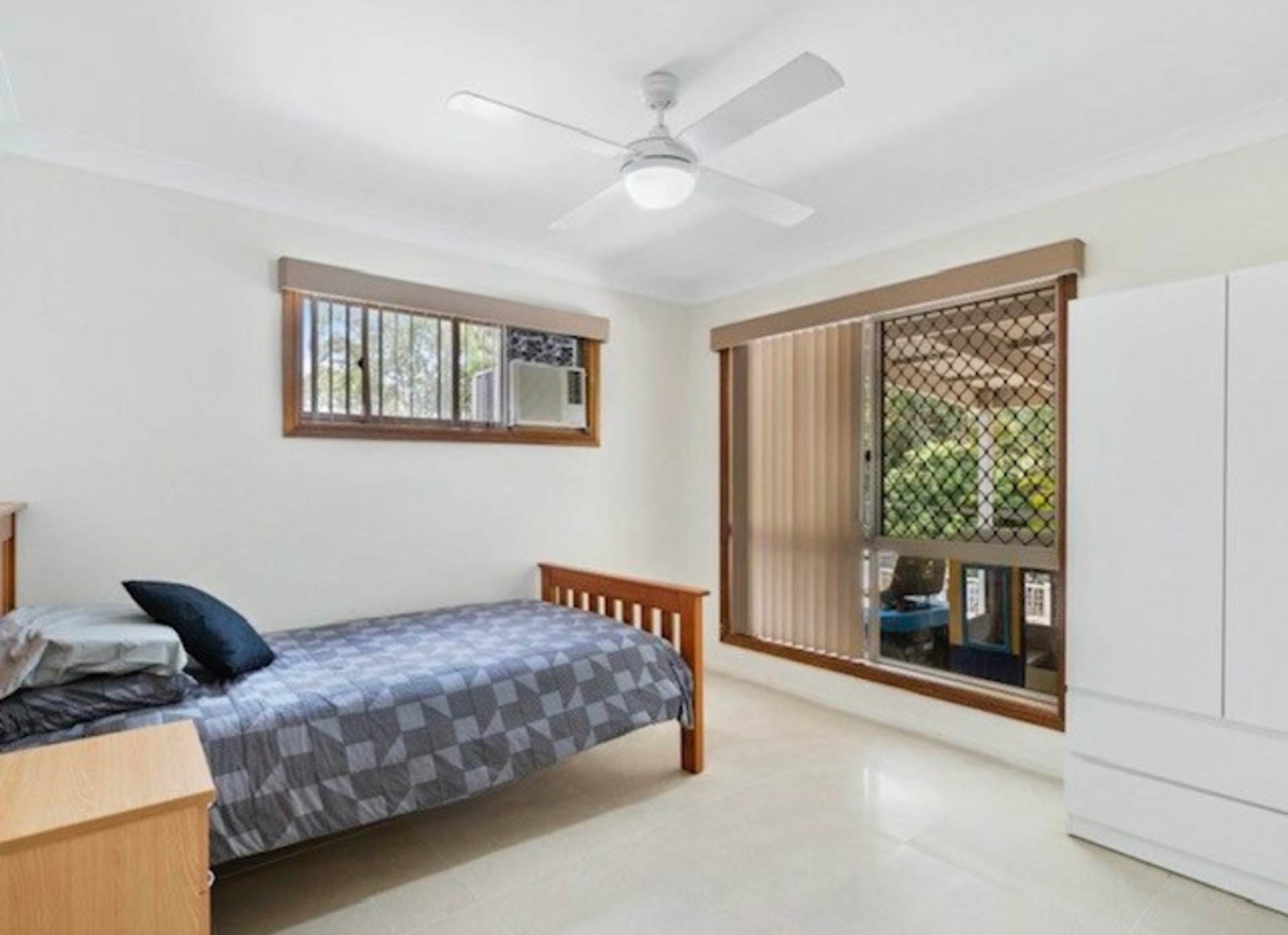16 Hanover Drive, ALEXANDRA HILLS