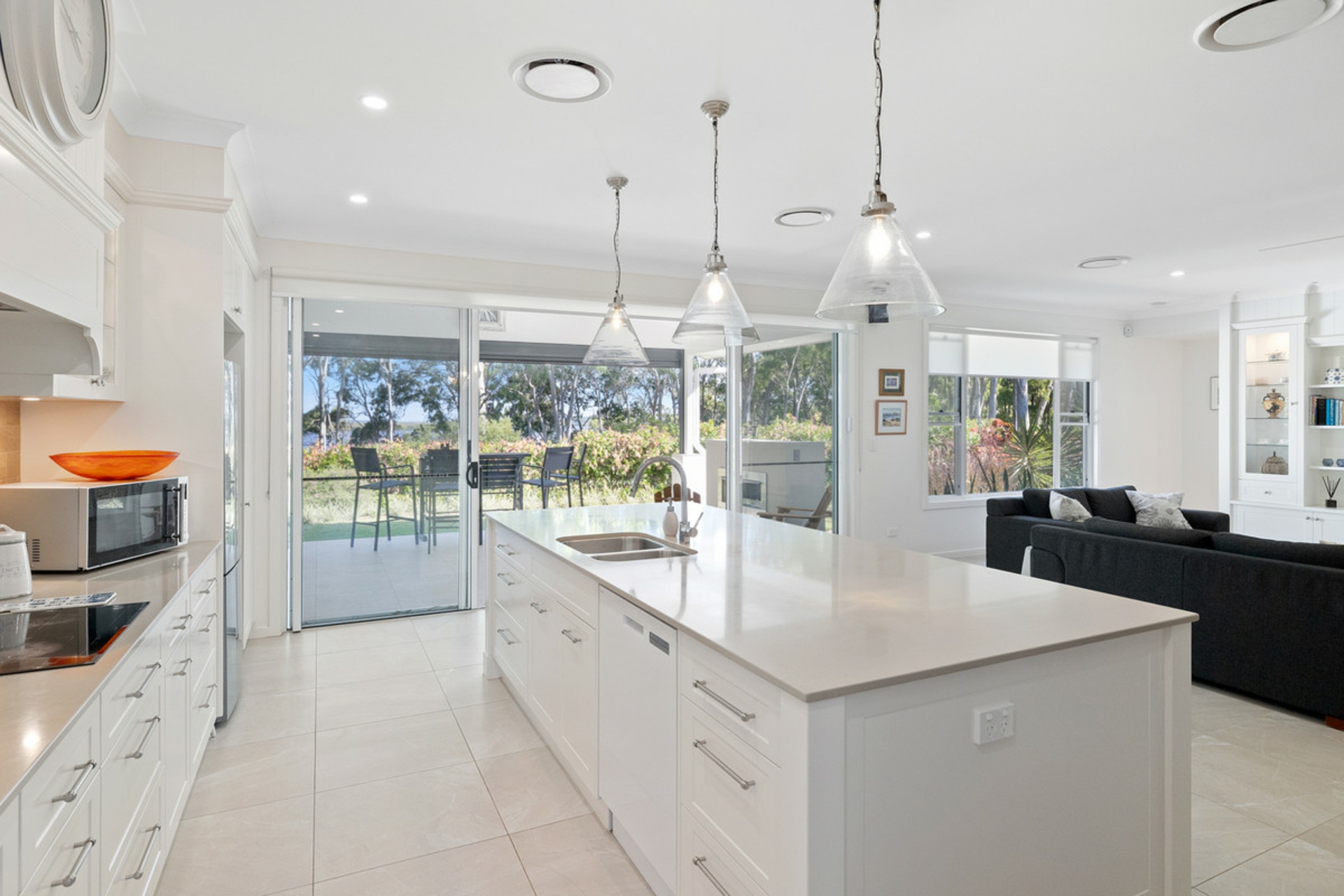 11 Sandy Cove Place, REDLAND BAY