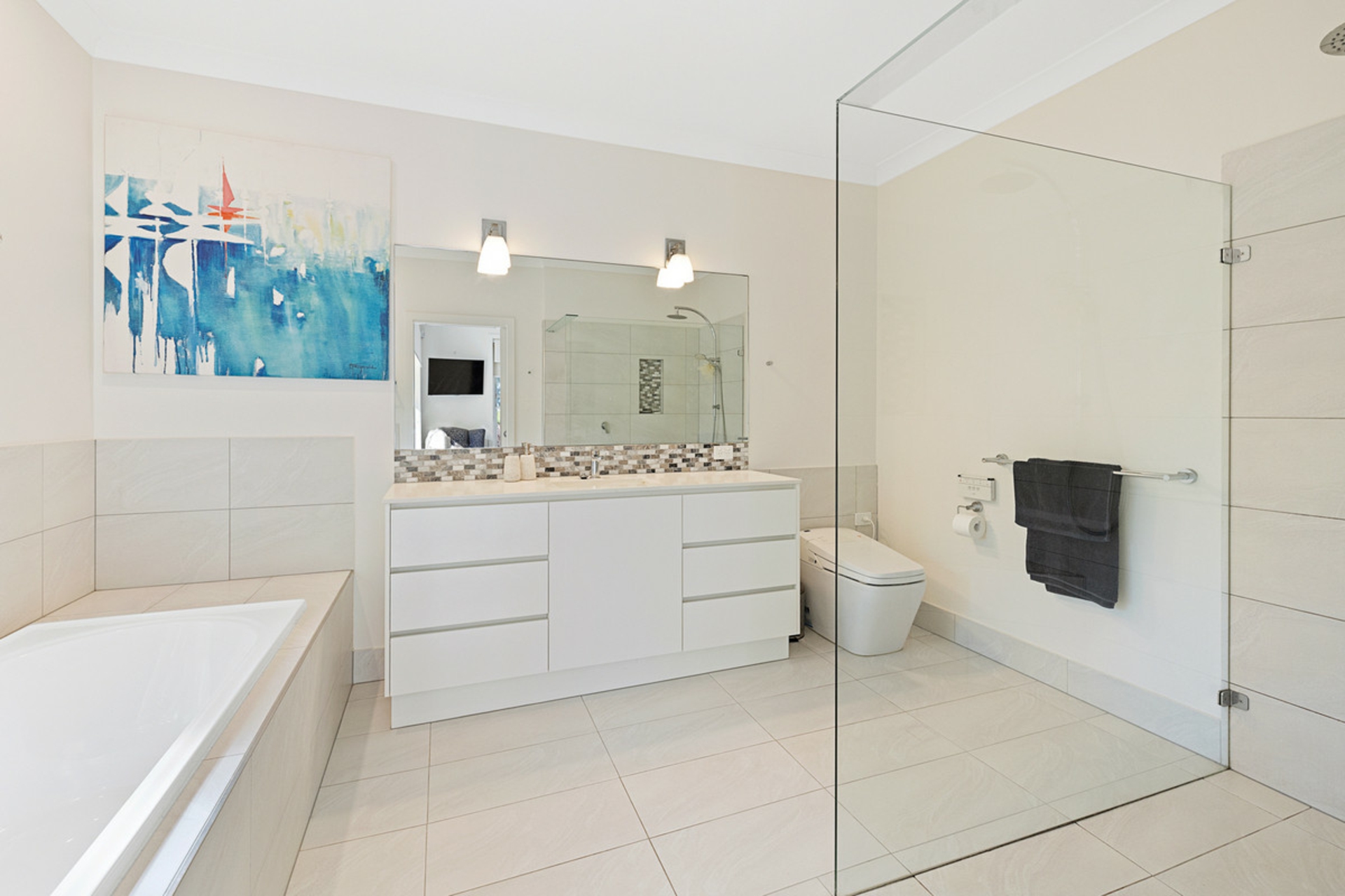11 Sandy Cove Place, REDLAND BAY