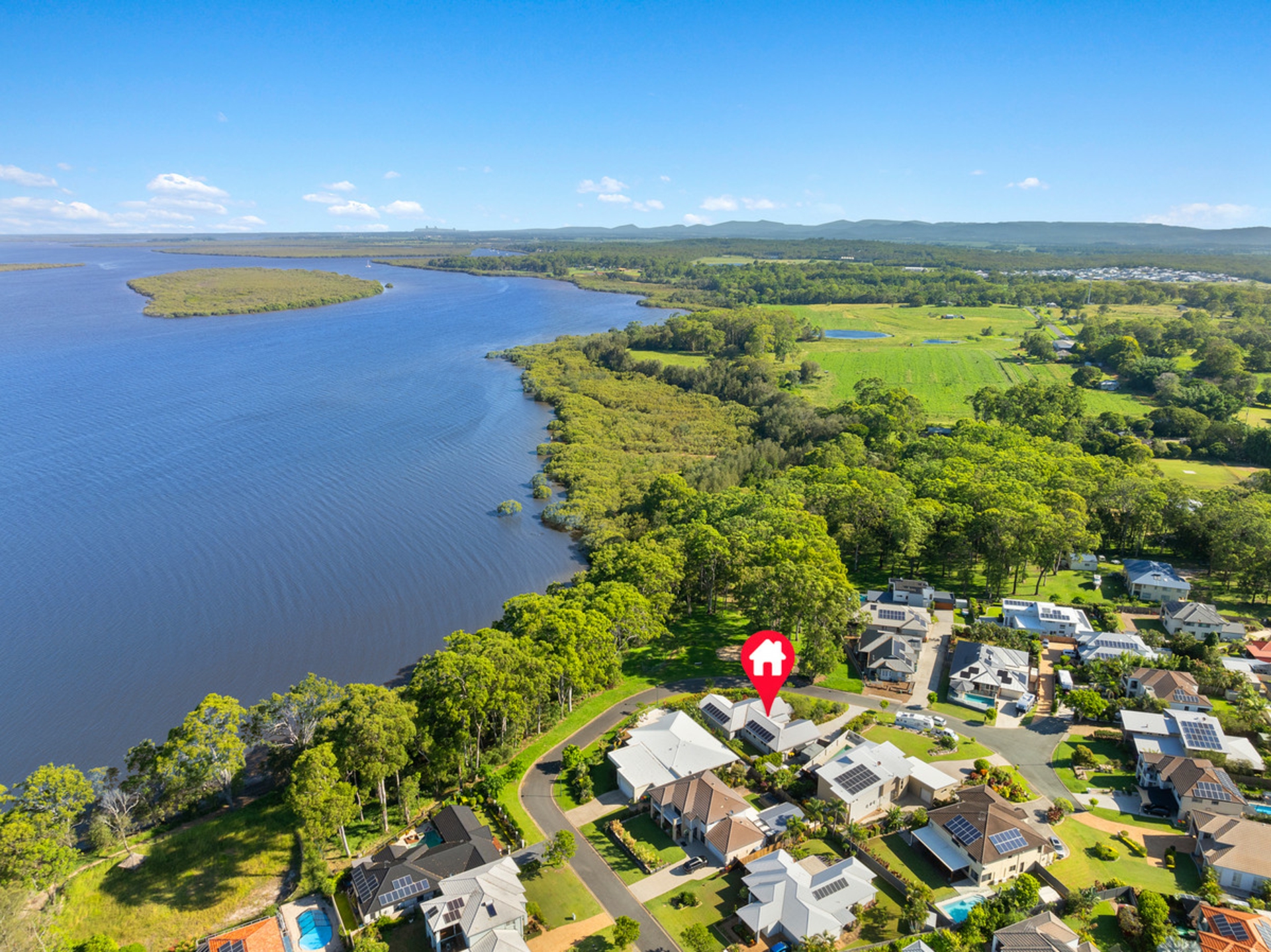 11 Sandy Cove Place, REDLAND BAY