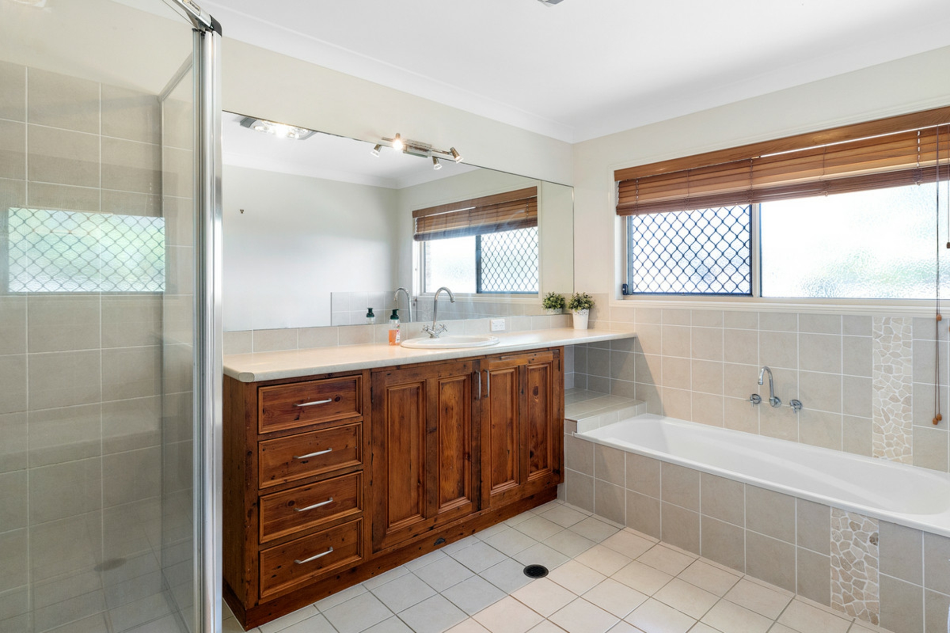 8 Hakea Place, MOUNT COTTON