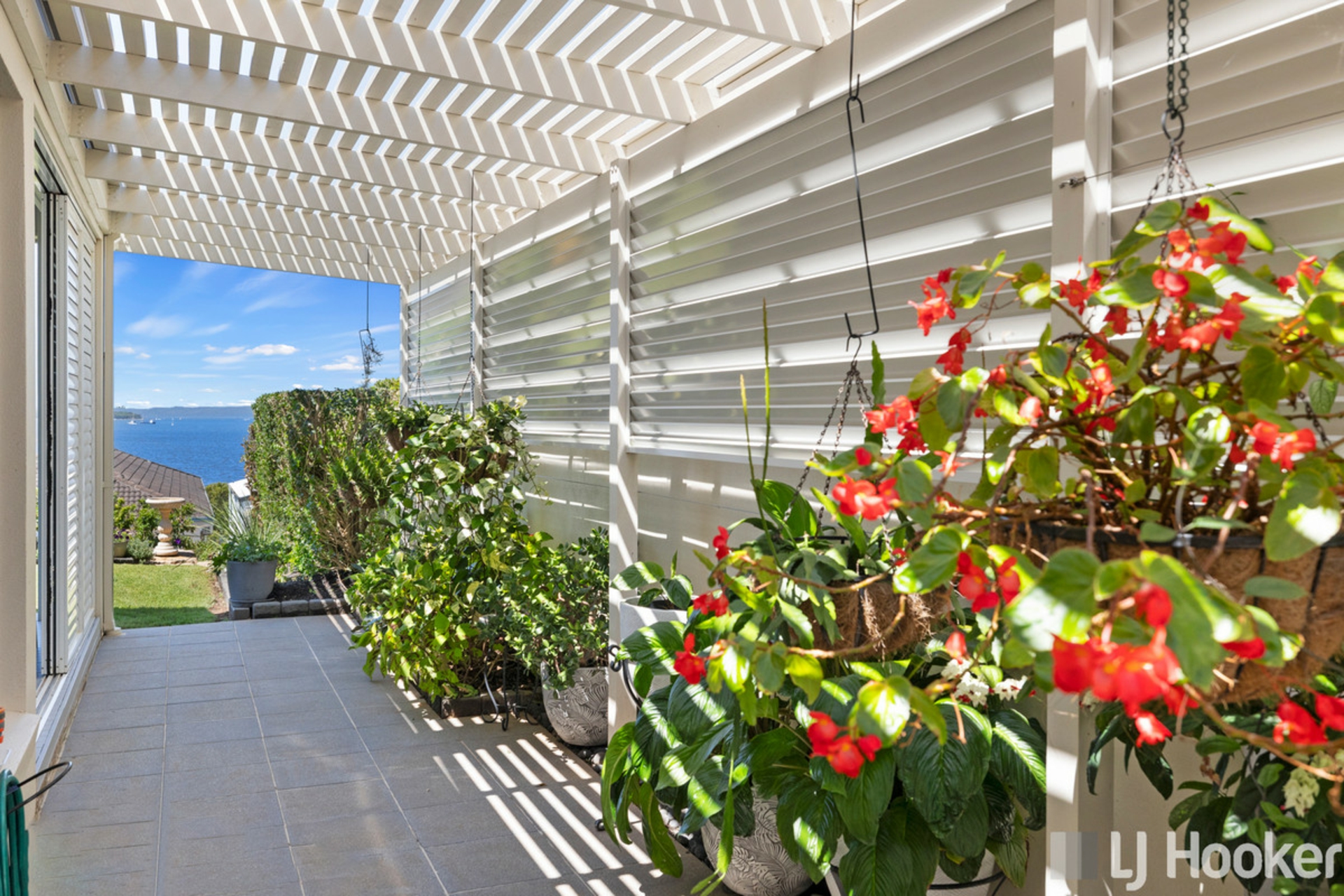 8 Gray Street, REDLAND BAY