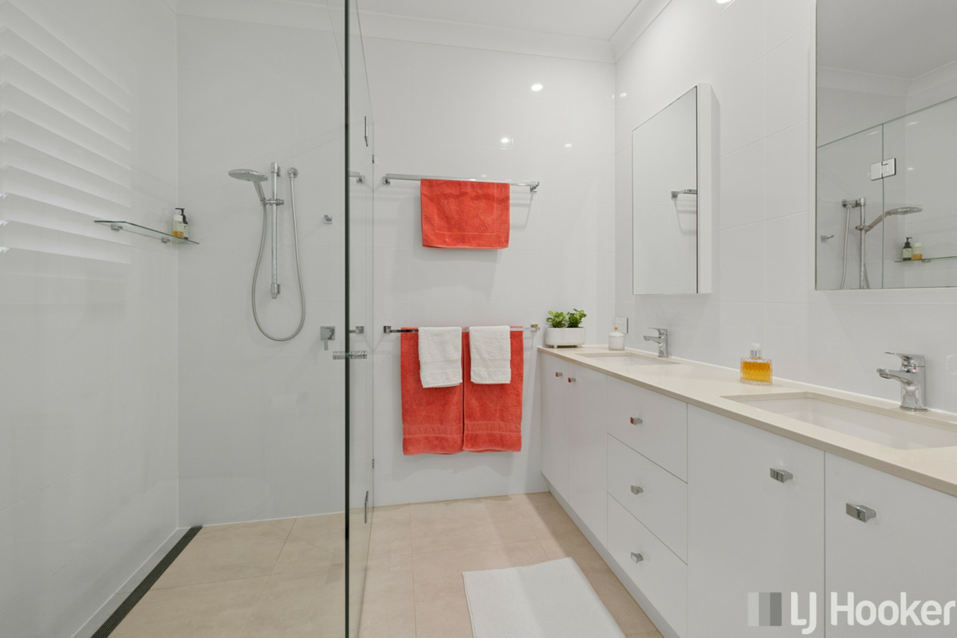 8 Gray Street, REDLAND BAY