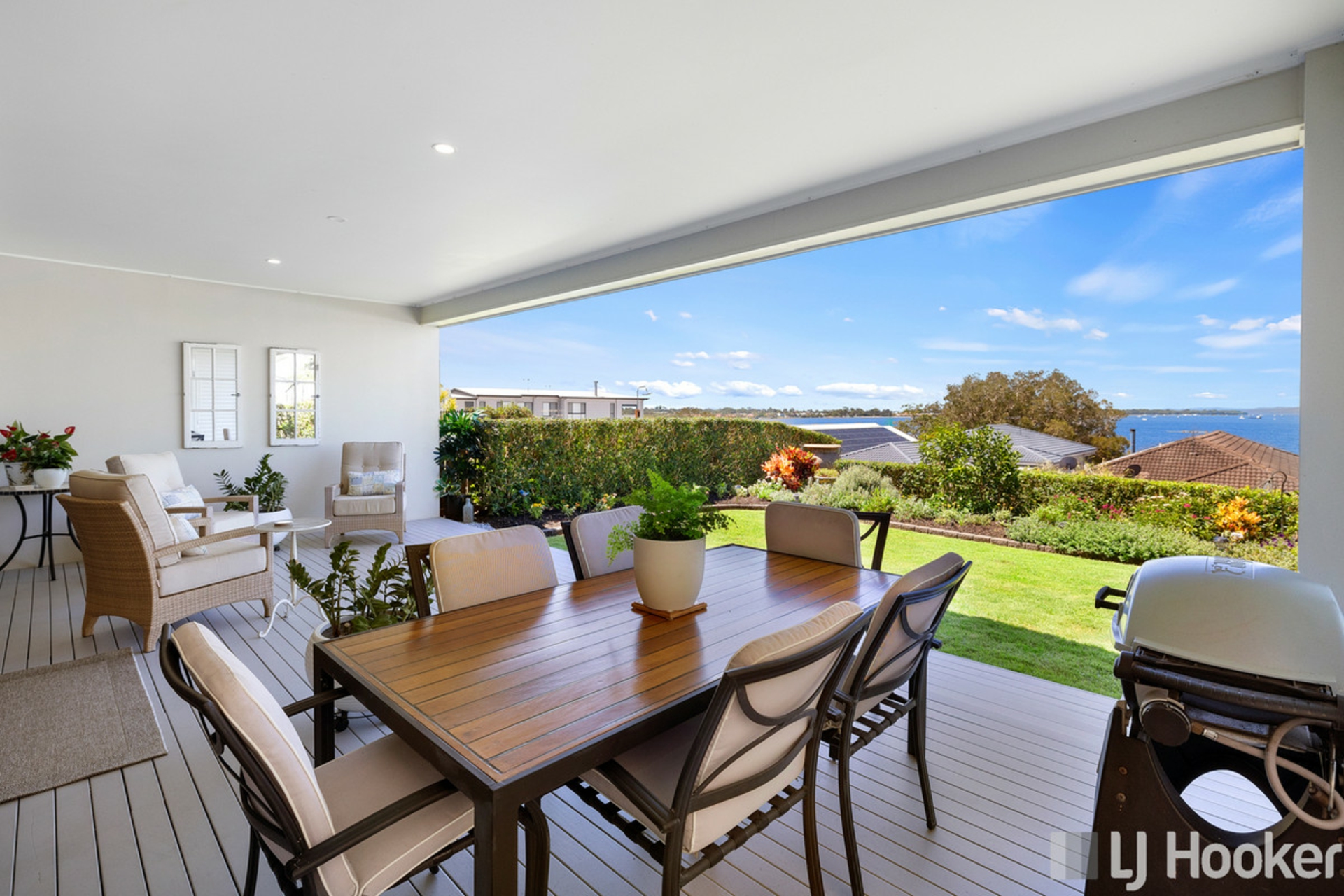 8 Gray Street, REDLAND BAY