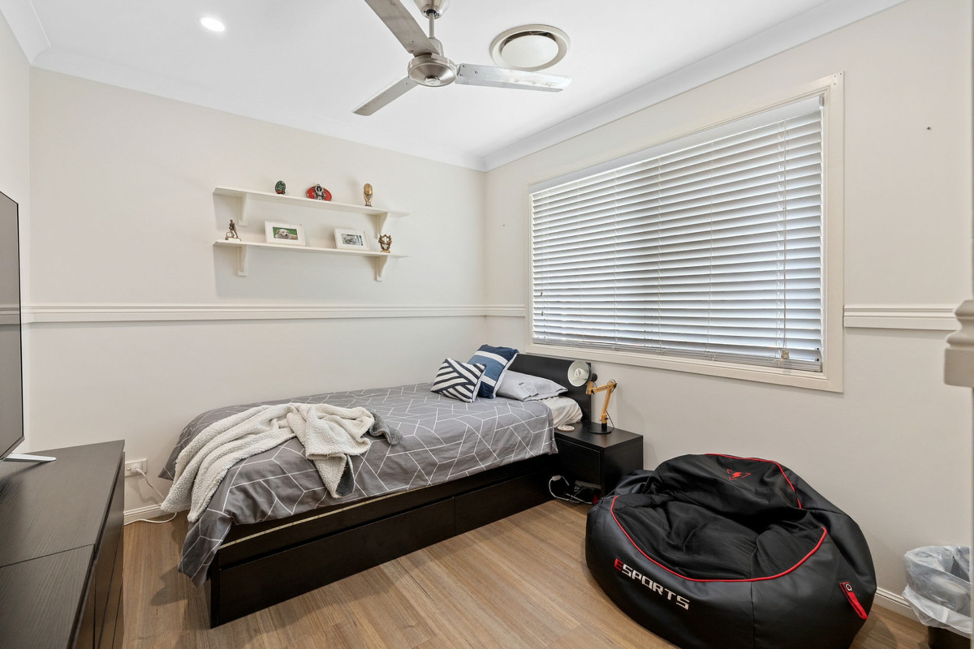 20 Kingfisher Crescent, BELMONT