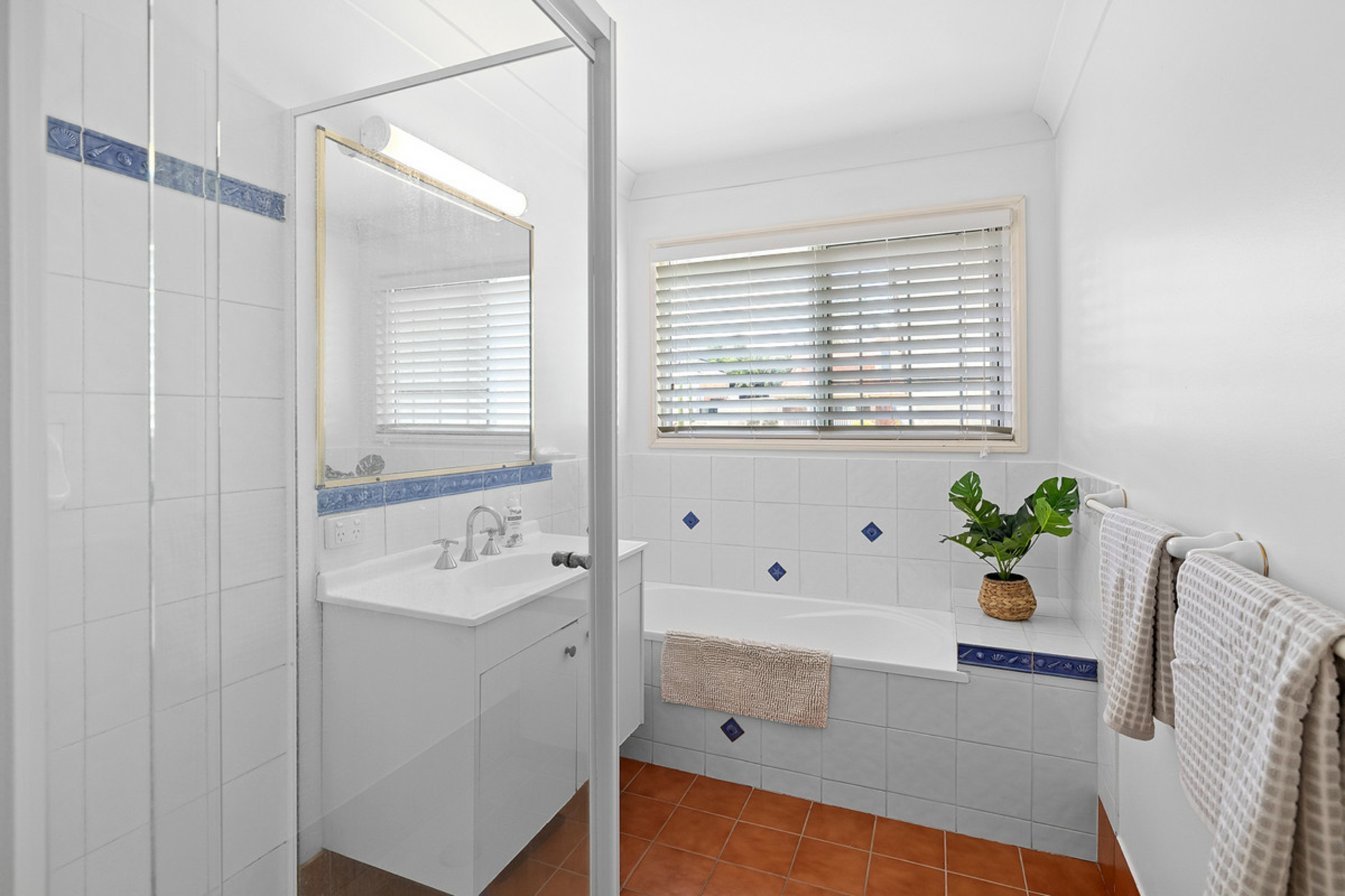 20 Kingfisher Crescent, BELMONT