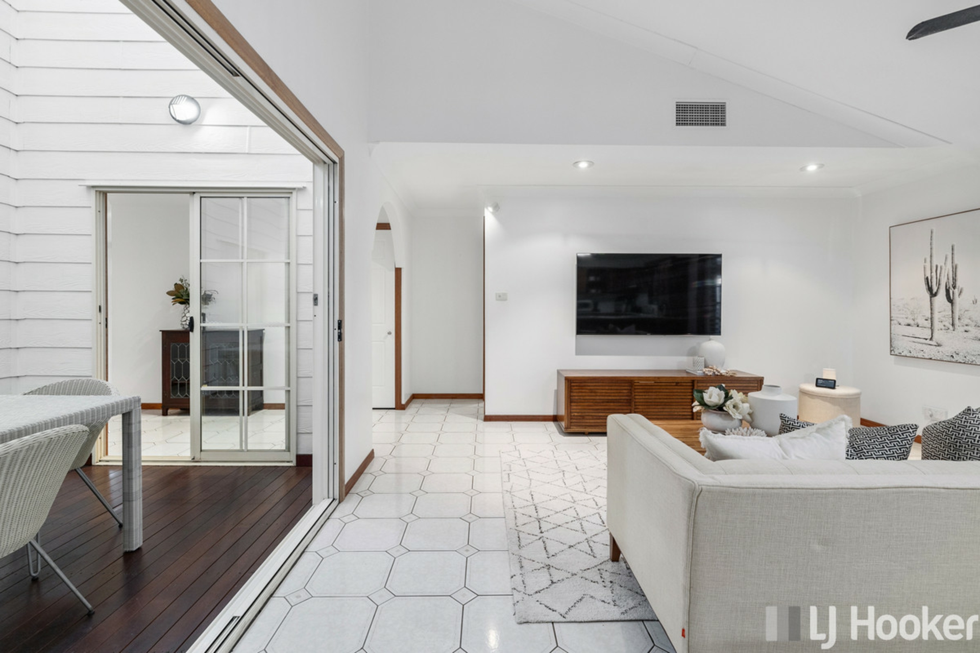 17 Carl Jung Court, VICTORIA POINT