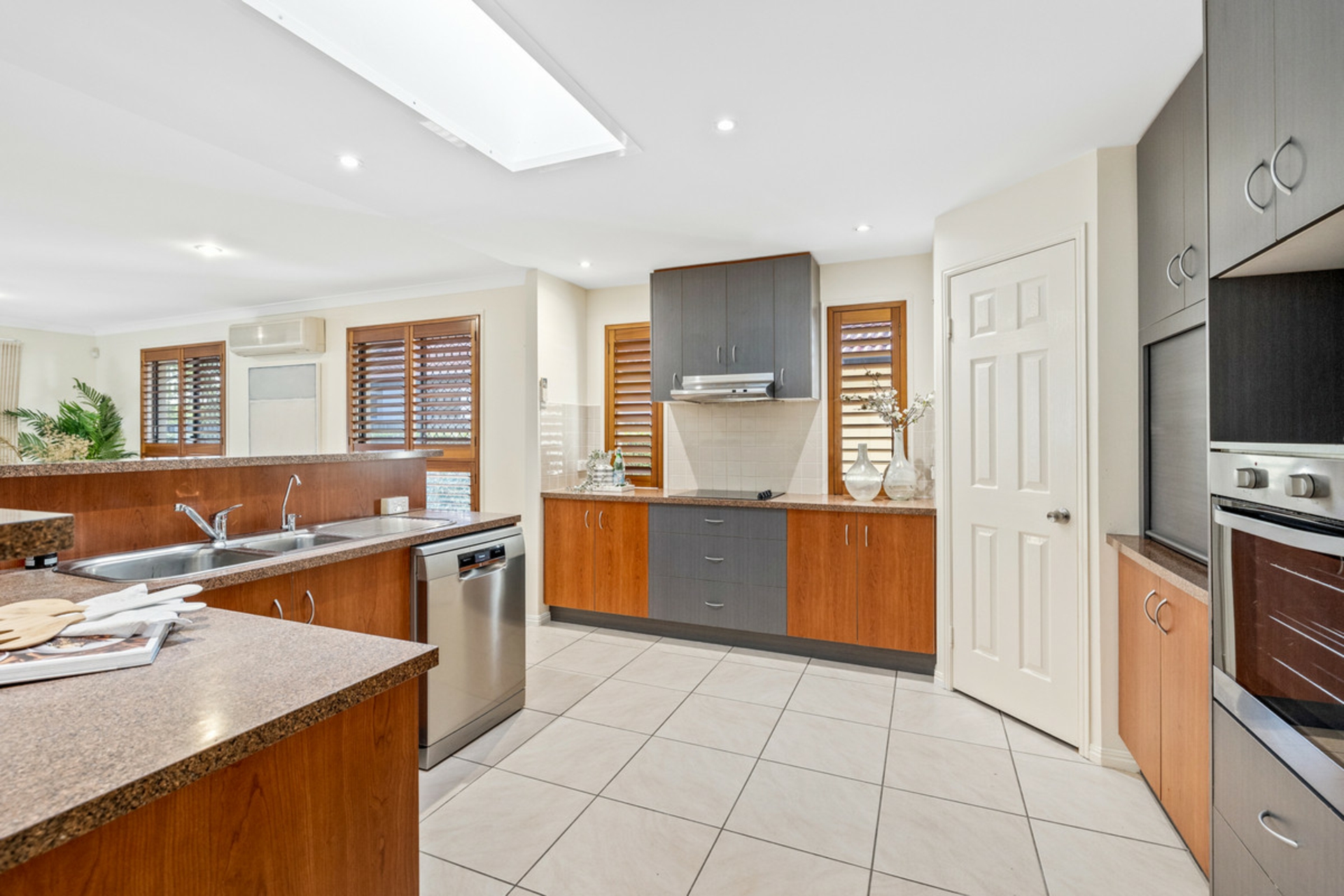 7 Cliff Close, WAKERLEY